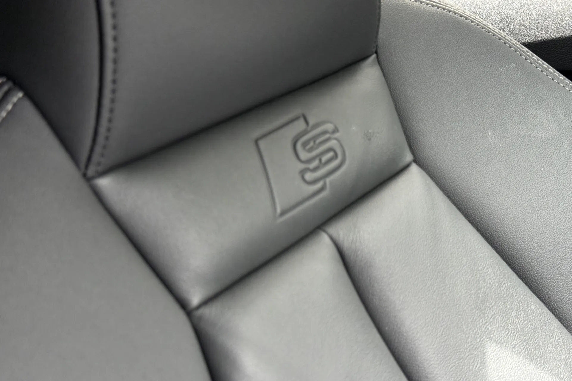 Audi A3 thumbnail image number 32