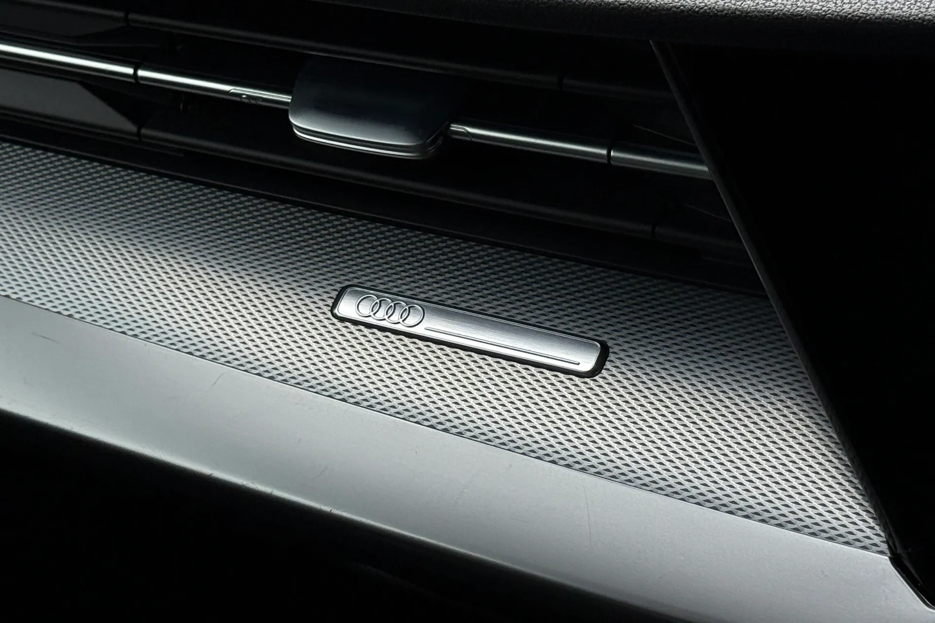 Audi A3 thumbnail image number 30