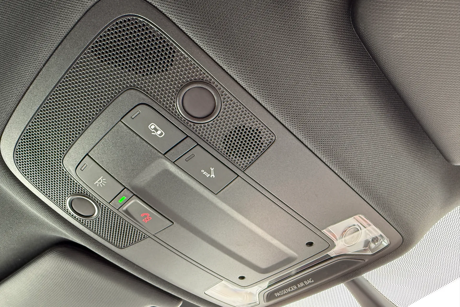 Audi Q2 thumbnail image number 28