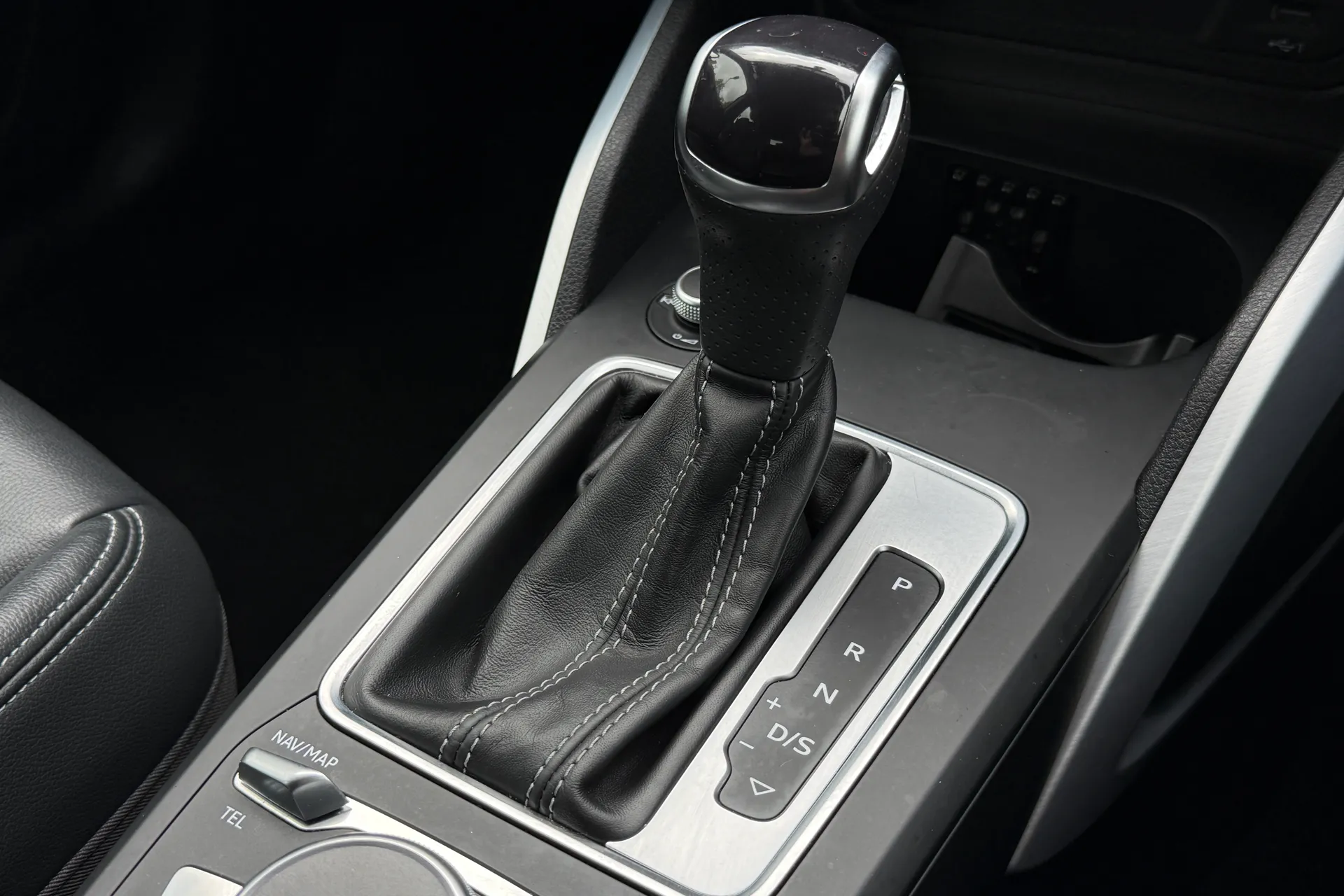Audi Q2 thumbnail image number 17