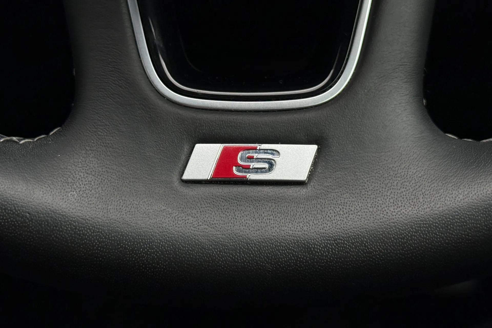 Audi Q2 thumbnail image number 11