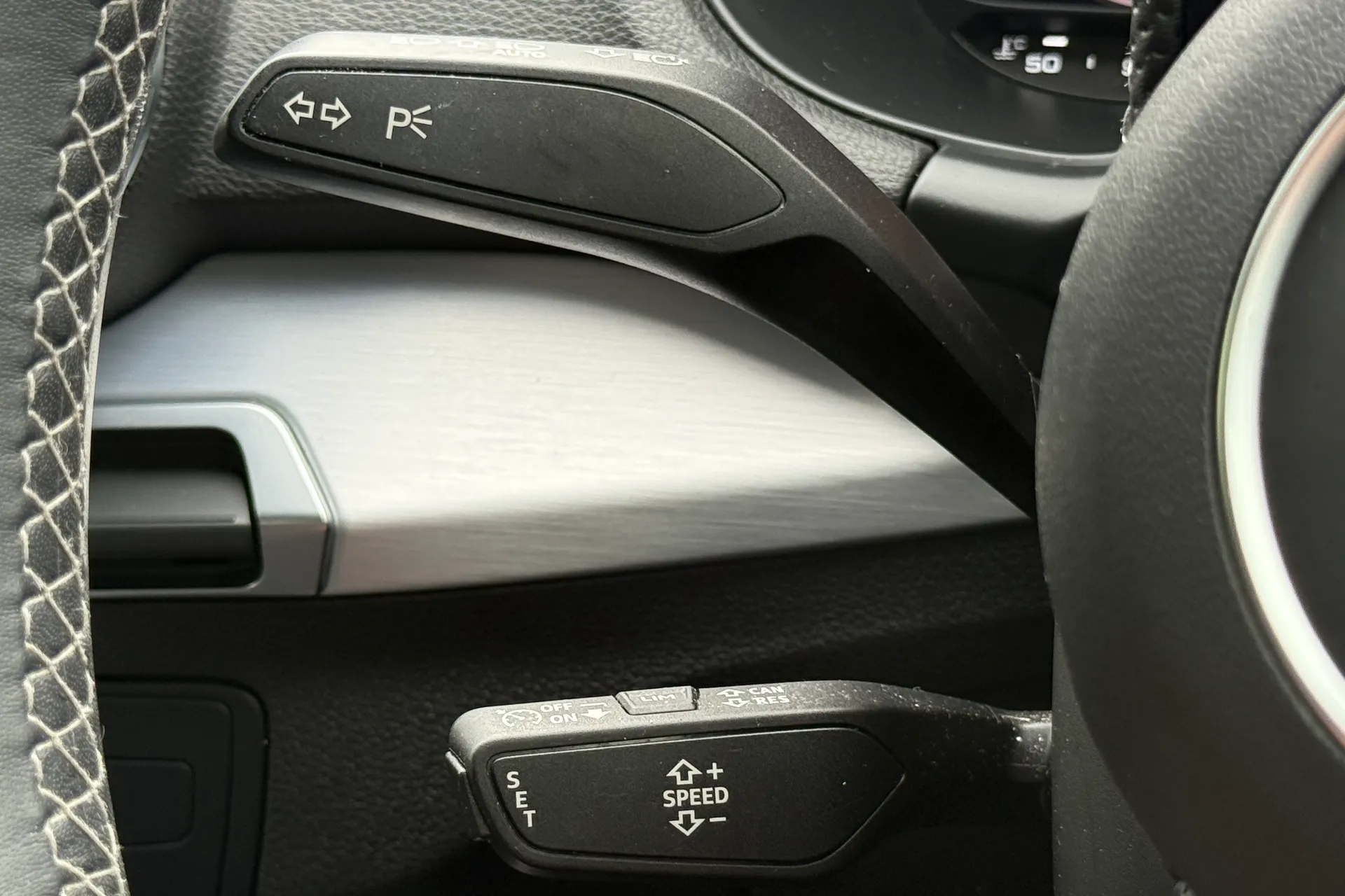Audi Q2 thumbnail image number 13