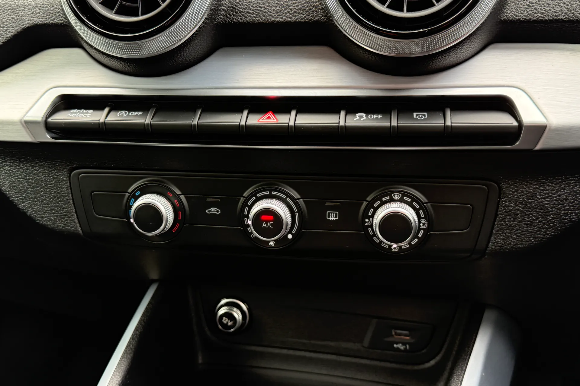 Audi Q2 thumbnail image number 29