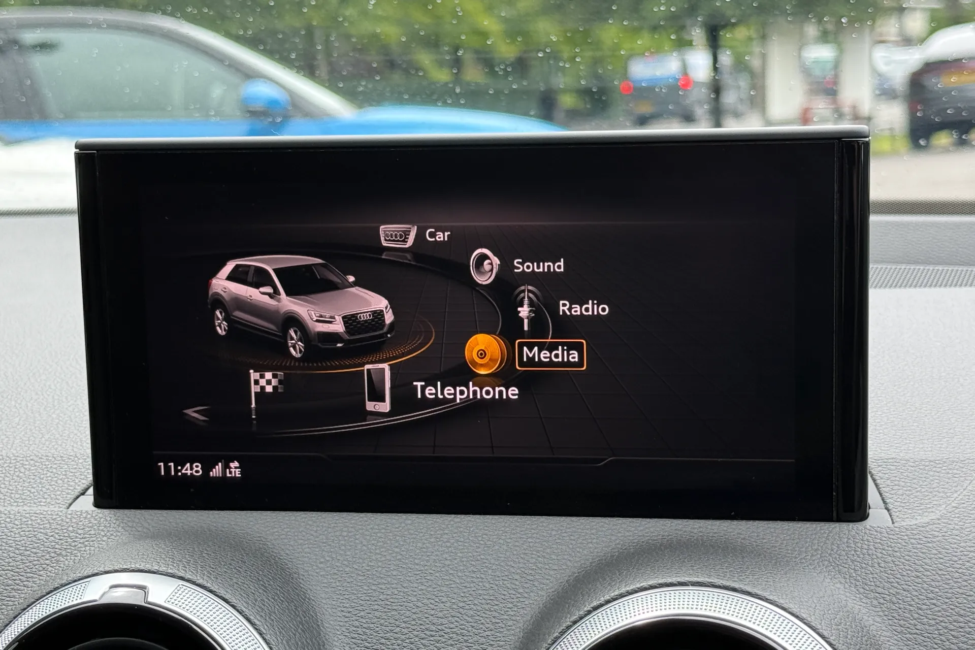 Audi Q2 thumbnail image number 15