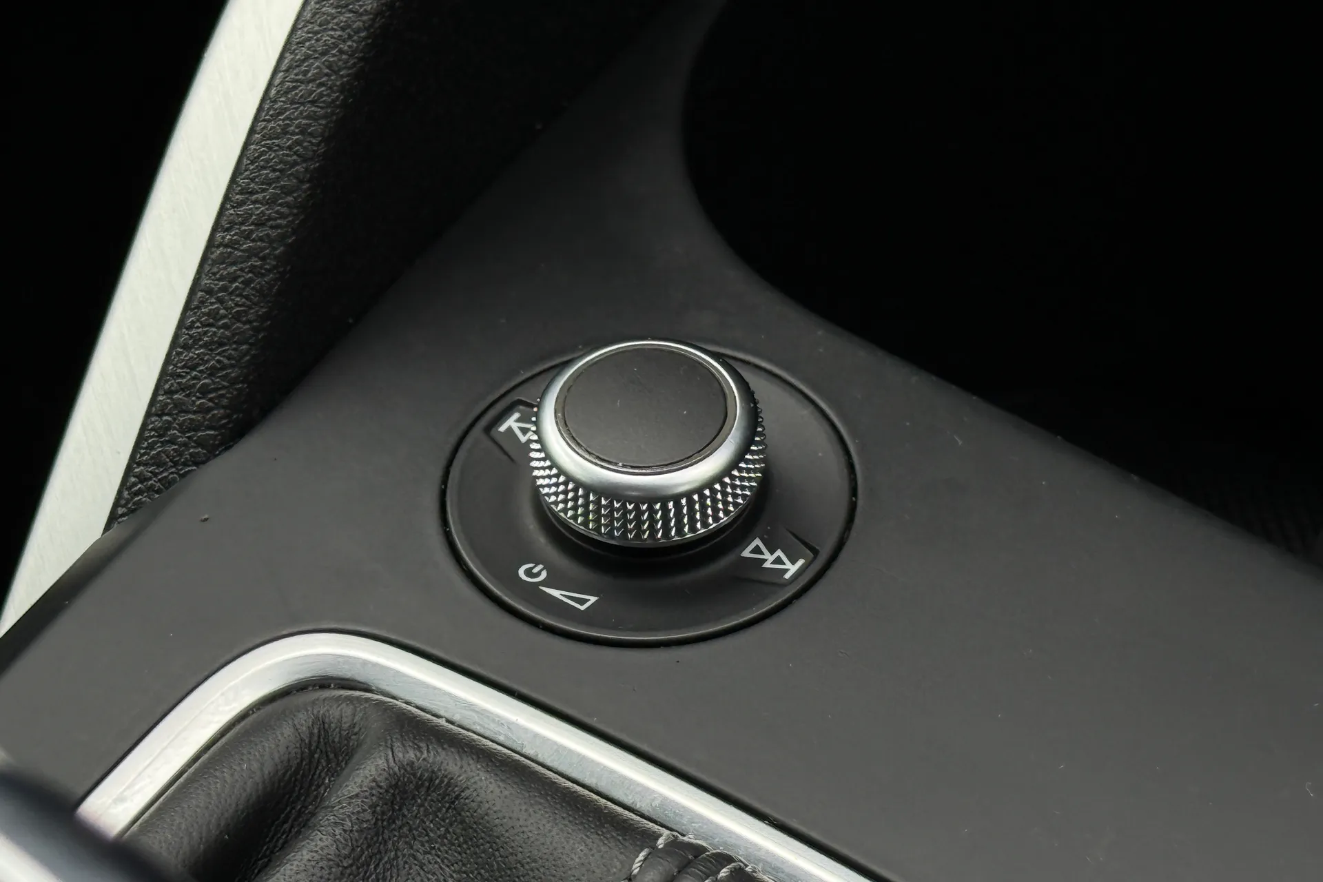 Audi Q2 thumbnail image number 33