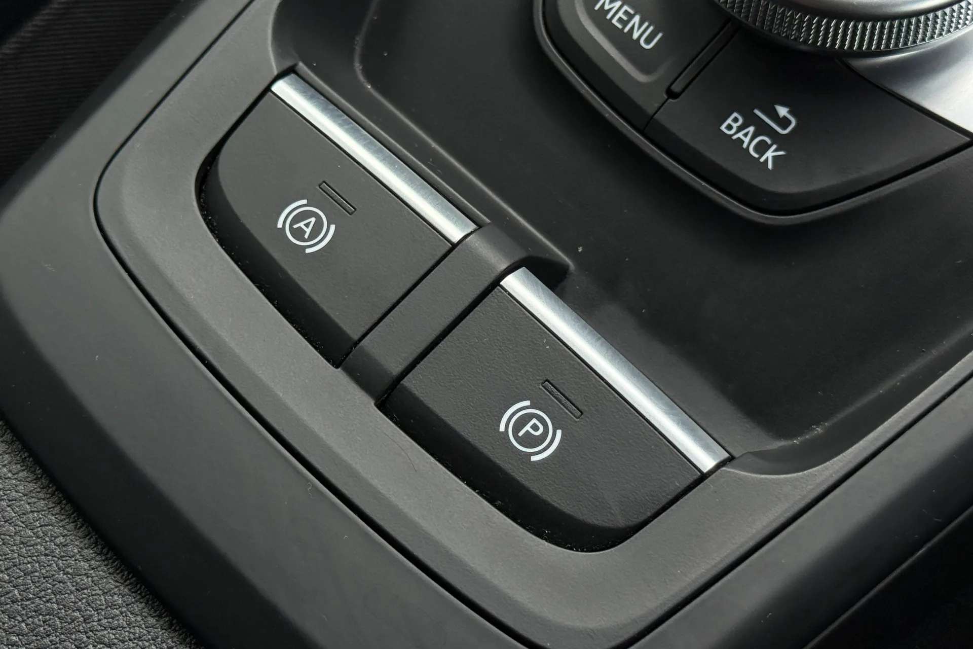 Audi Q2 thumbnail image number 23