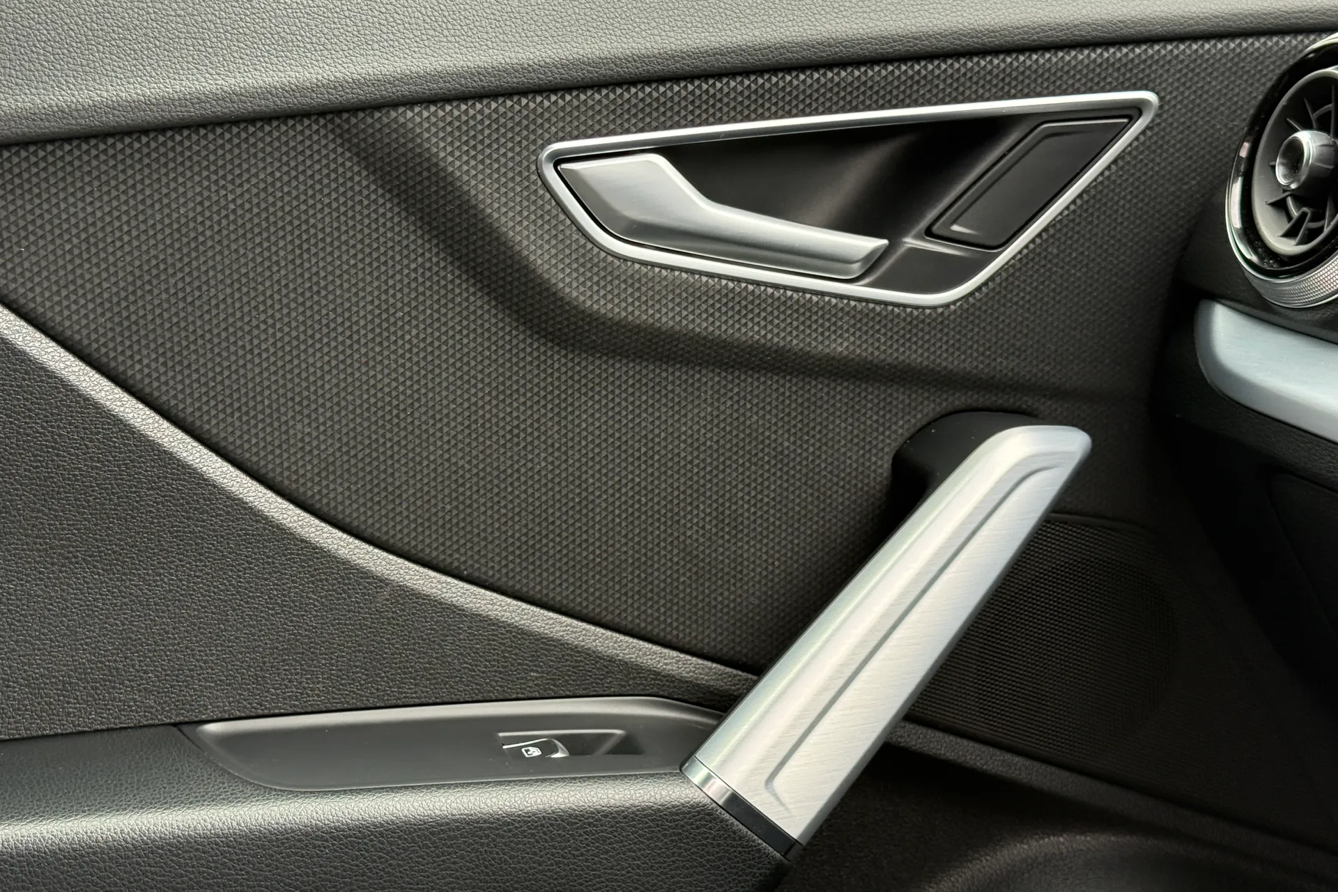 Audi Q2 thumbnail image number 27