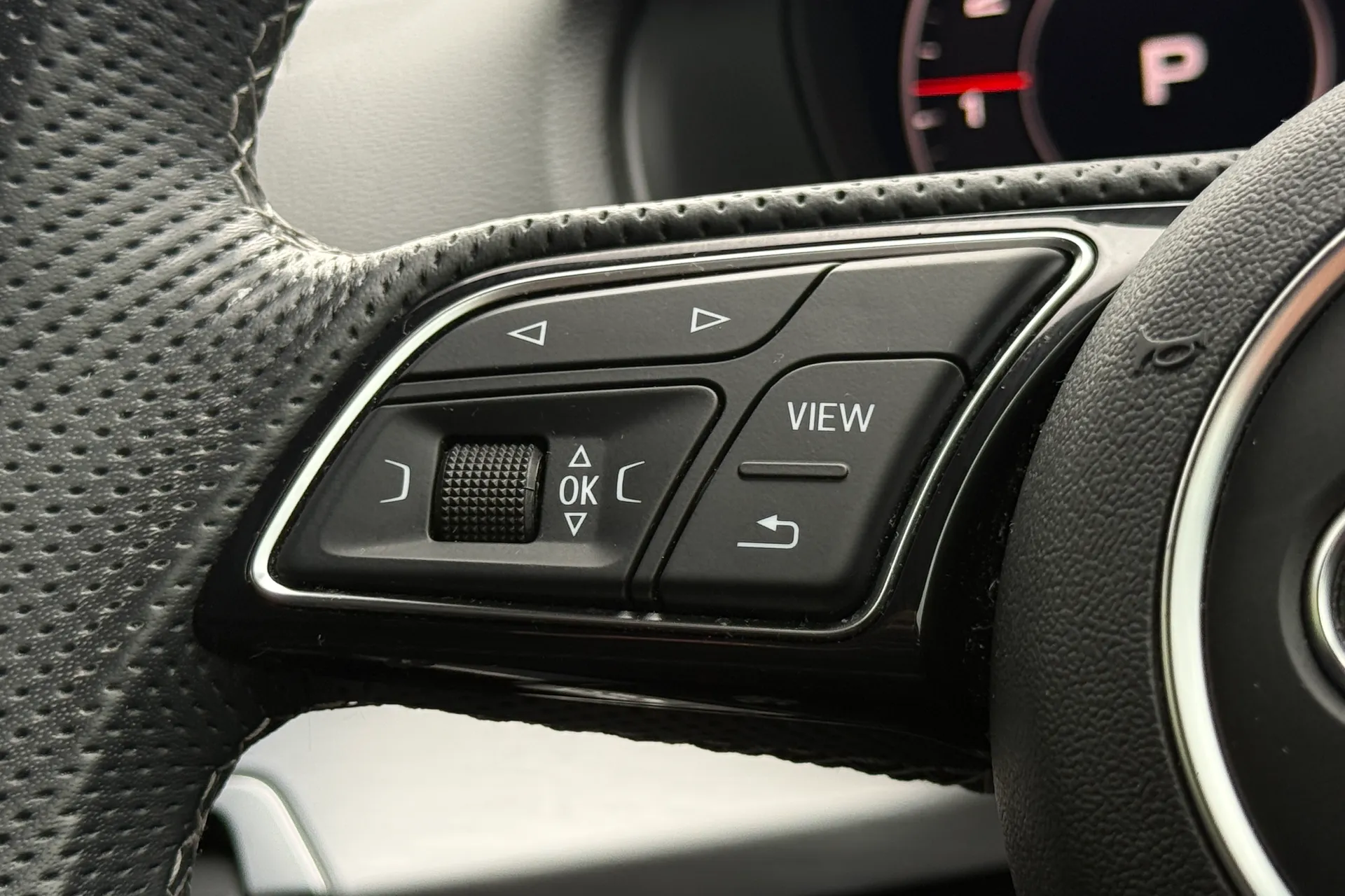Audi Q2 thumbnail image number 10