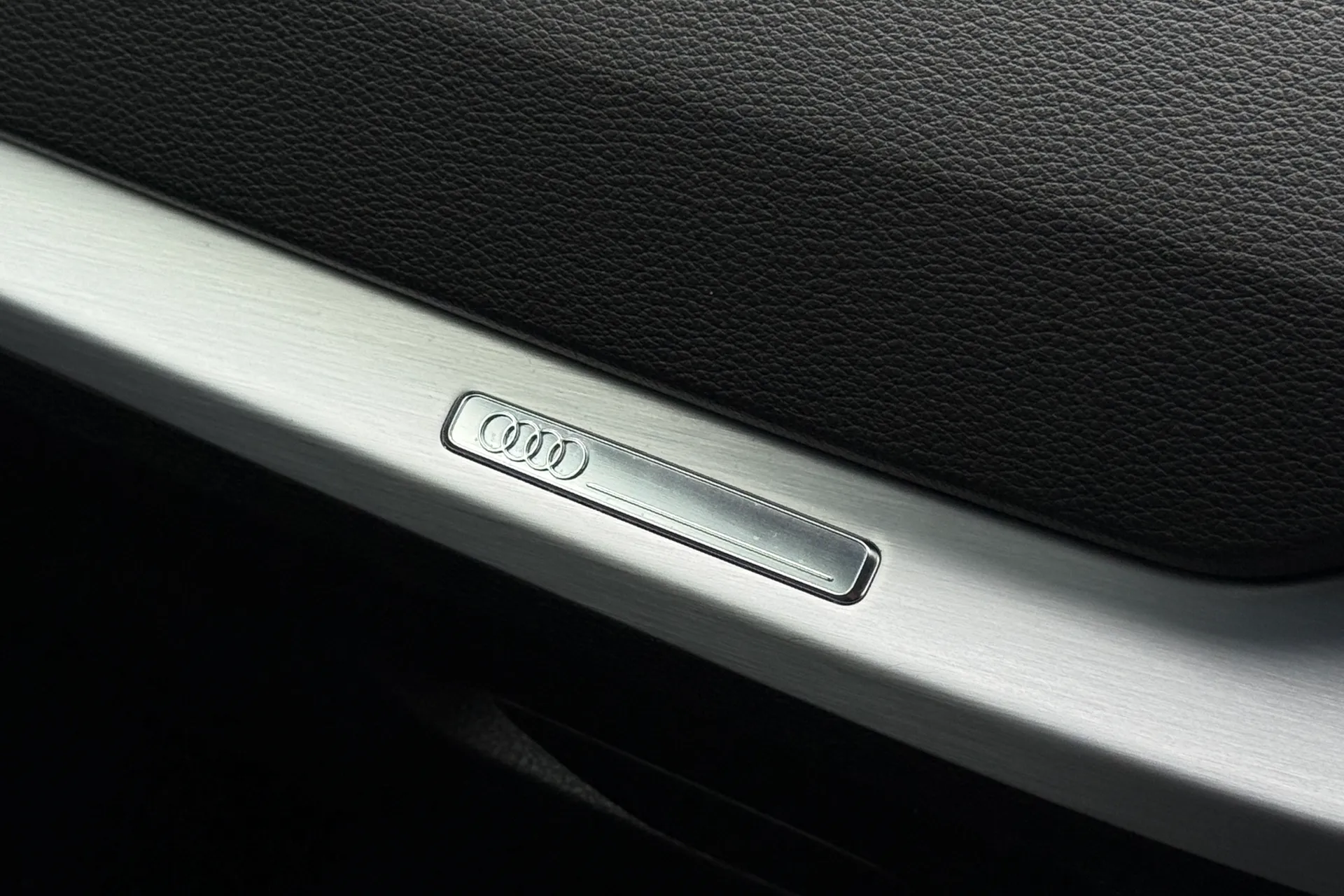 Audi Q2 thumbnail image number 25