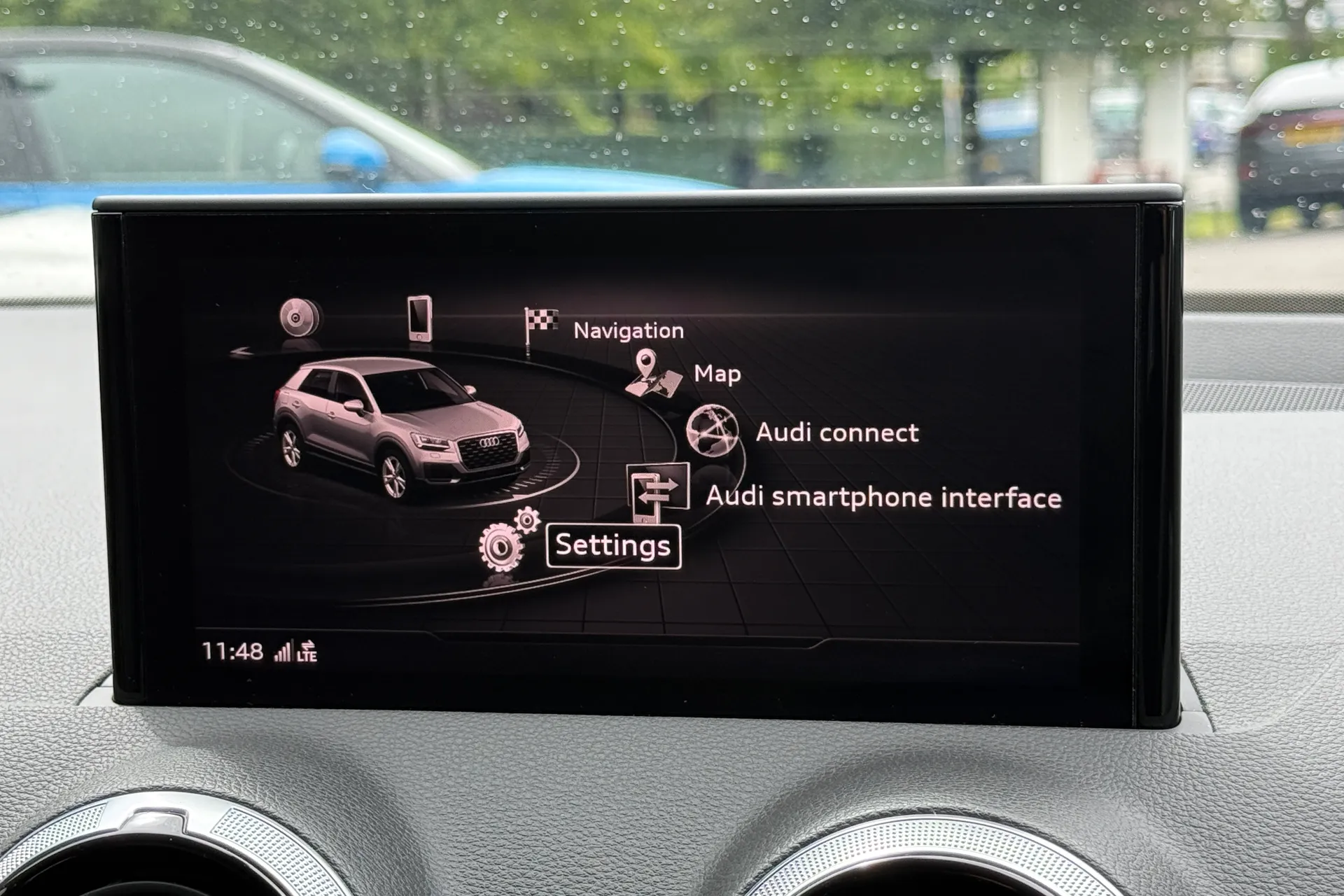 Audi Q2 thumbnail image number 16