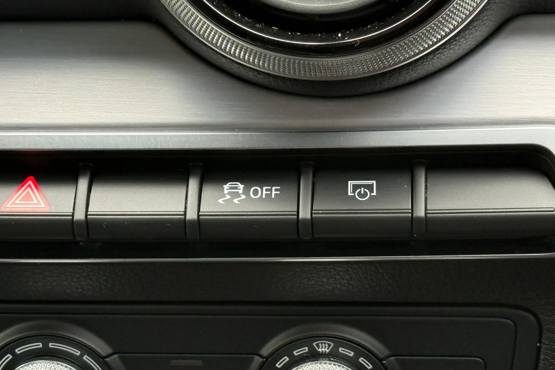 Audi Q2 thumbnail image number 32