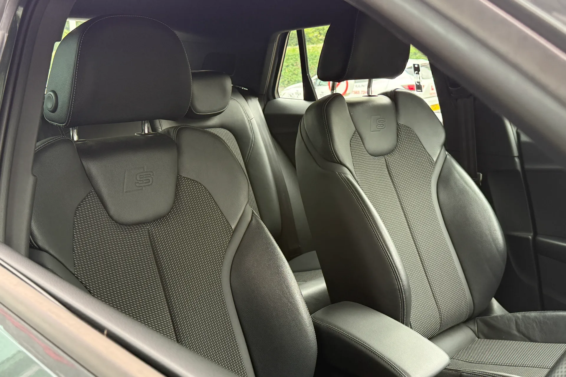 Audi Q2 thumbnail image number 36
