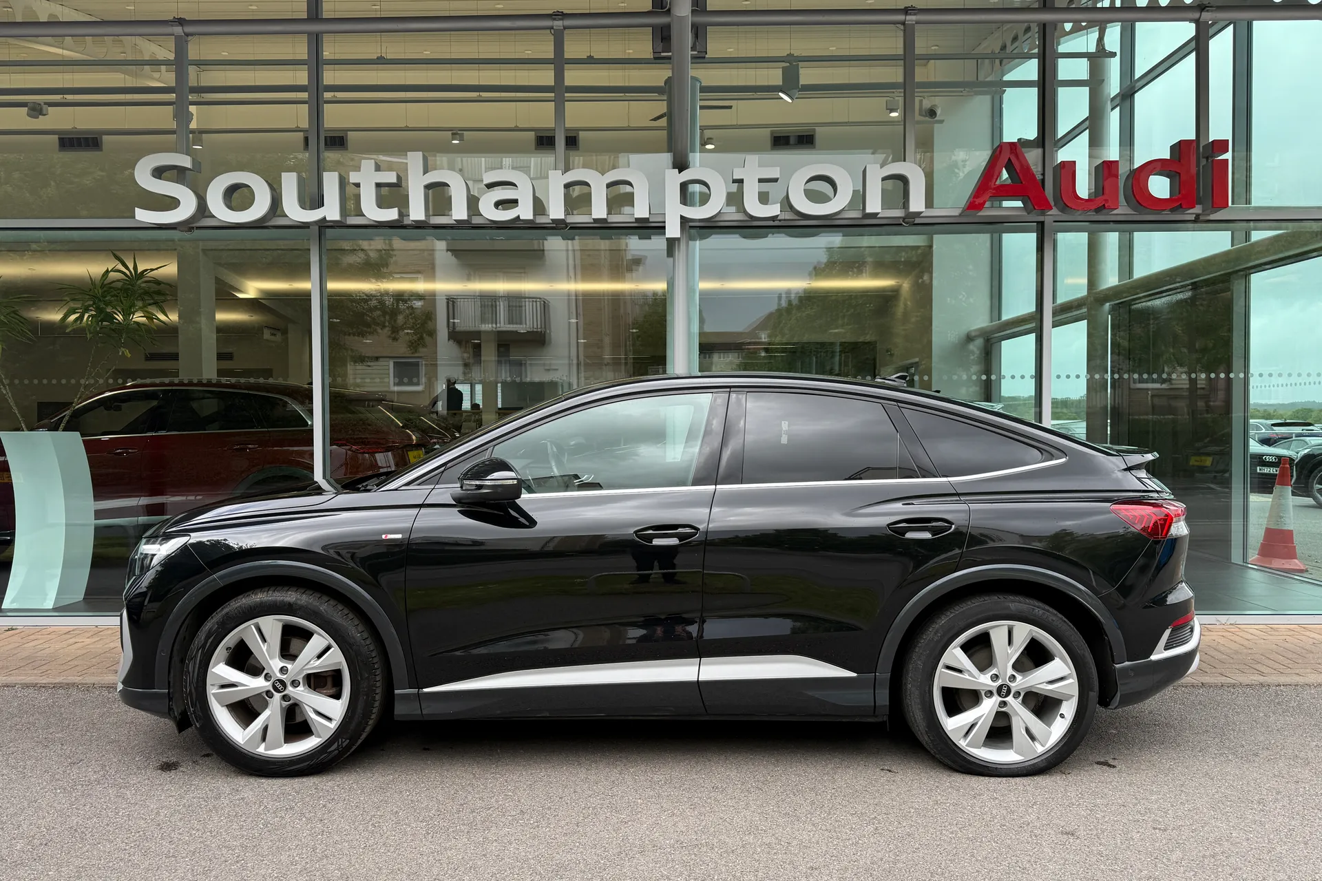 Audi Q4 thumbnail image number 91