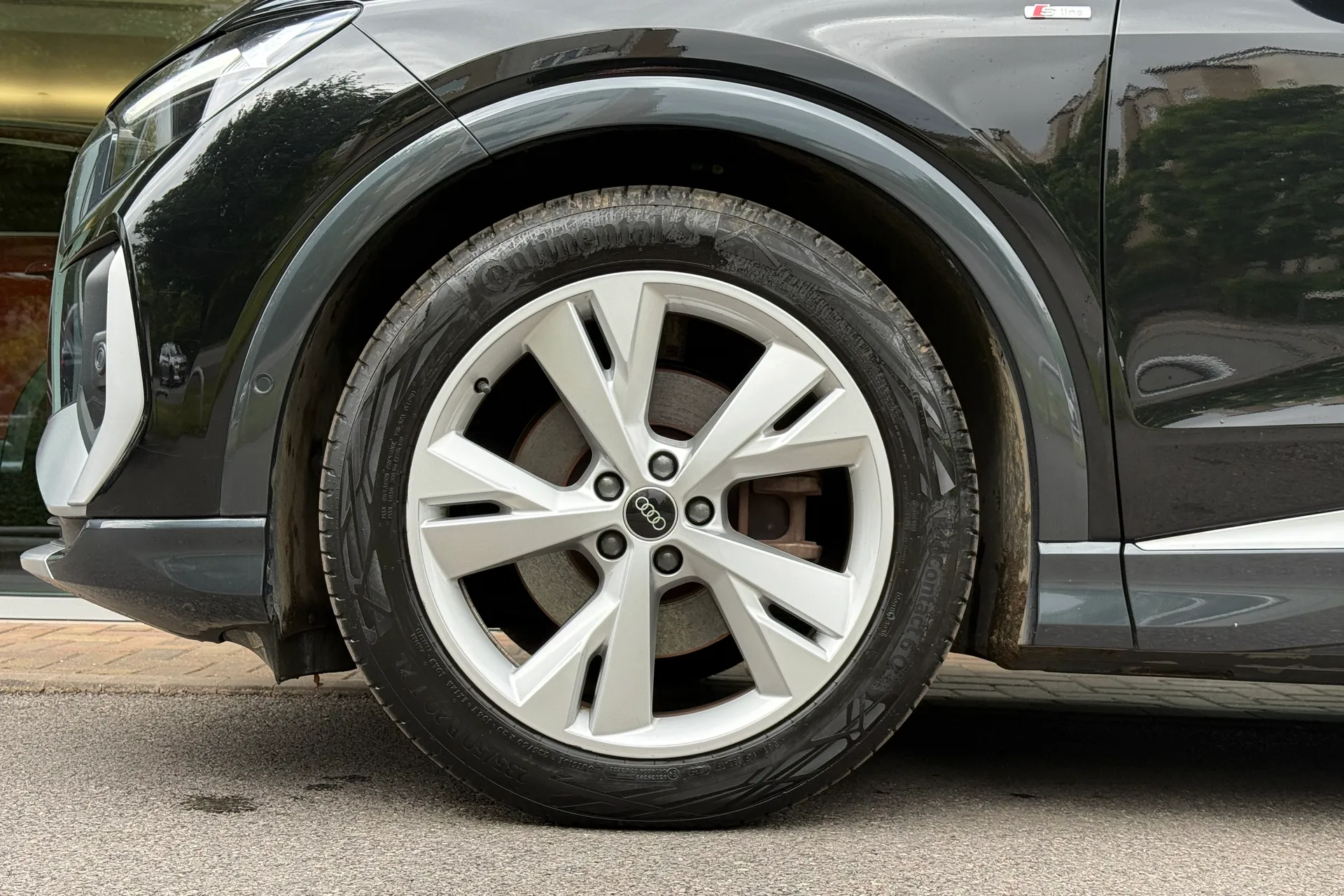 Audi Q4 thumbnail image number 35