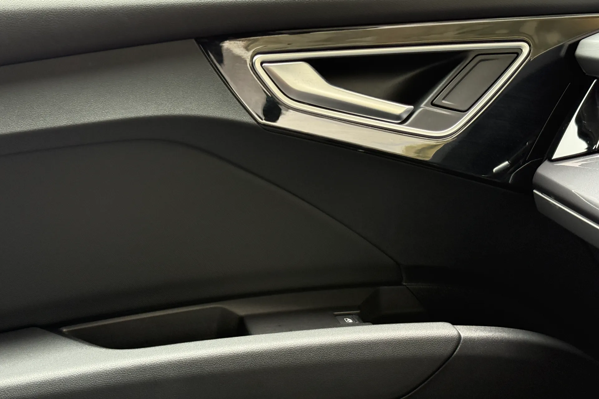 Audi Q4 thumbnail image number 25
