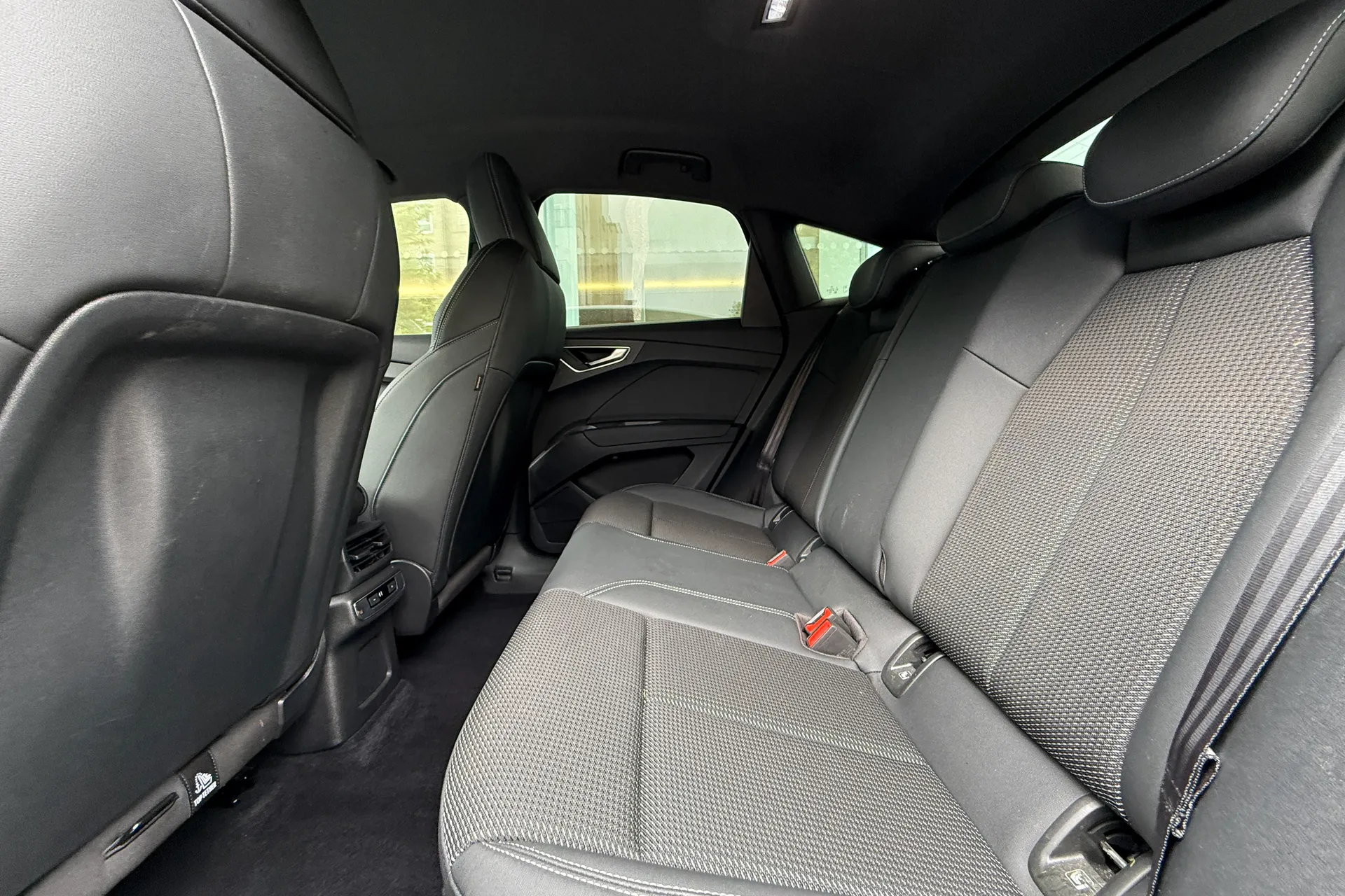 Audi Q4 thumbnail image number 93