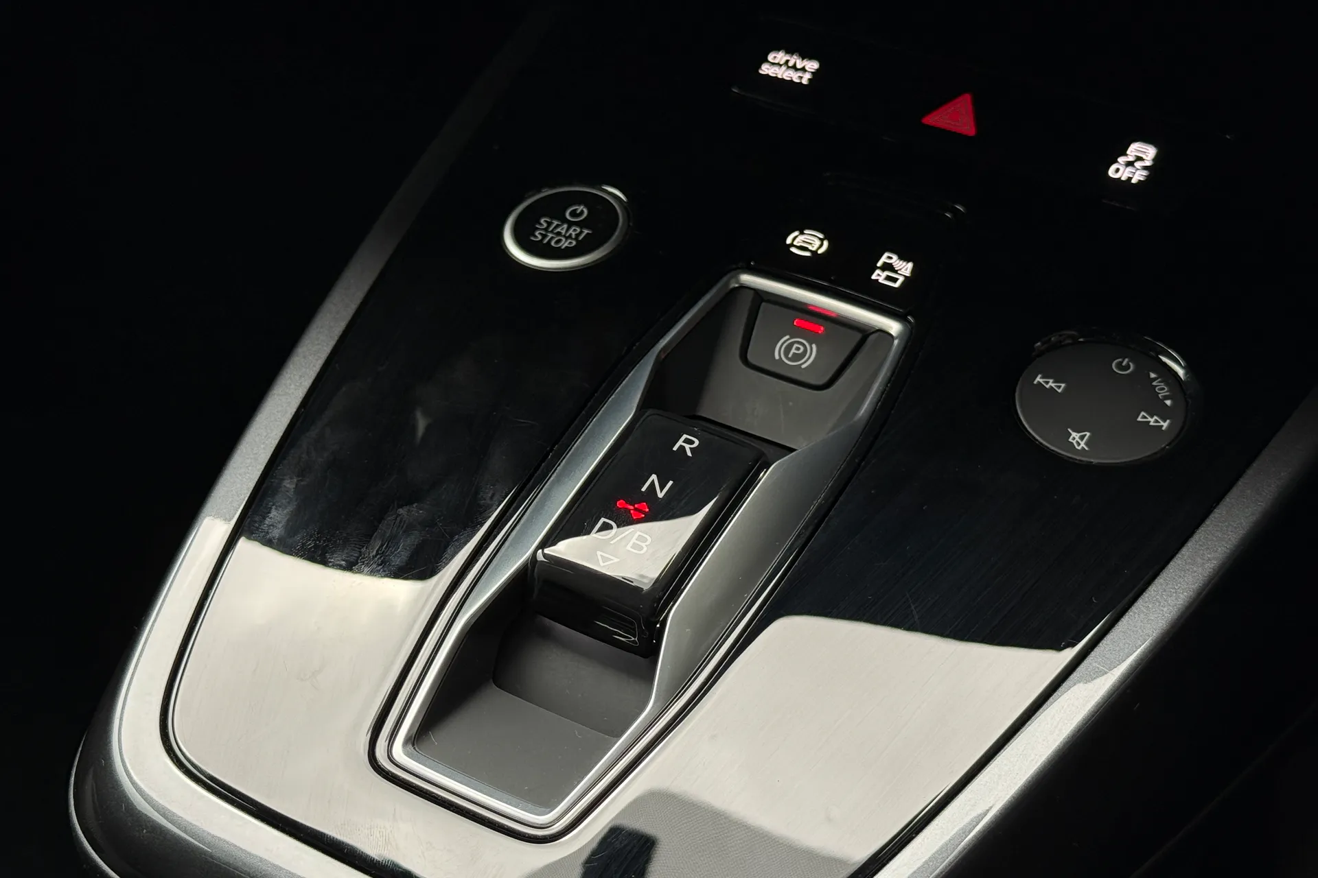 Audi Q4 thumbnail image number 65