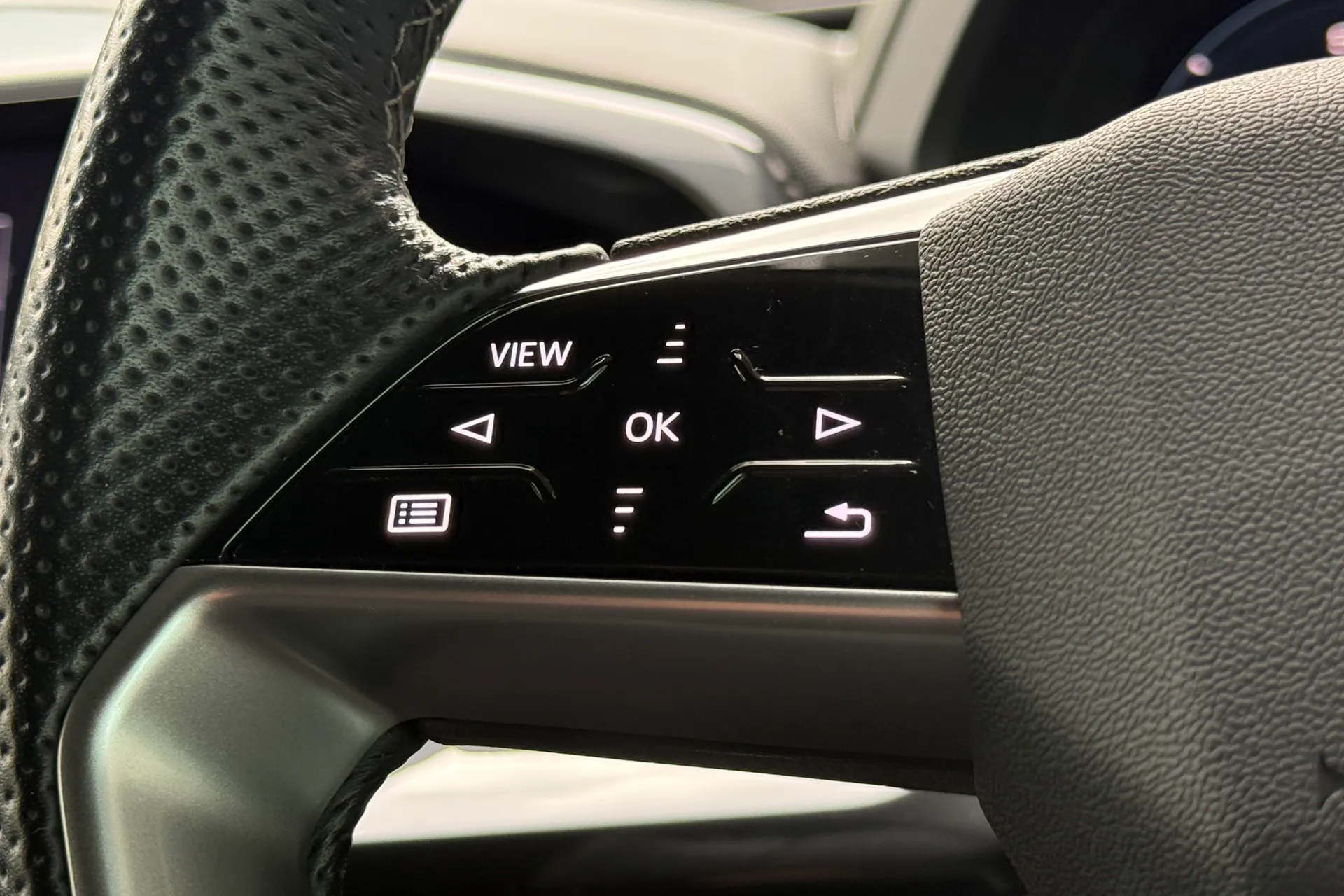Audi Q4 thumbnail image number 45
