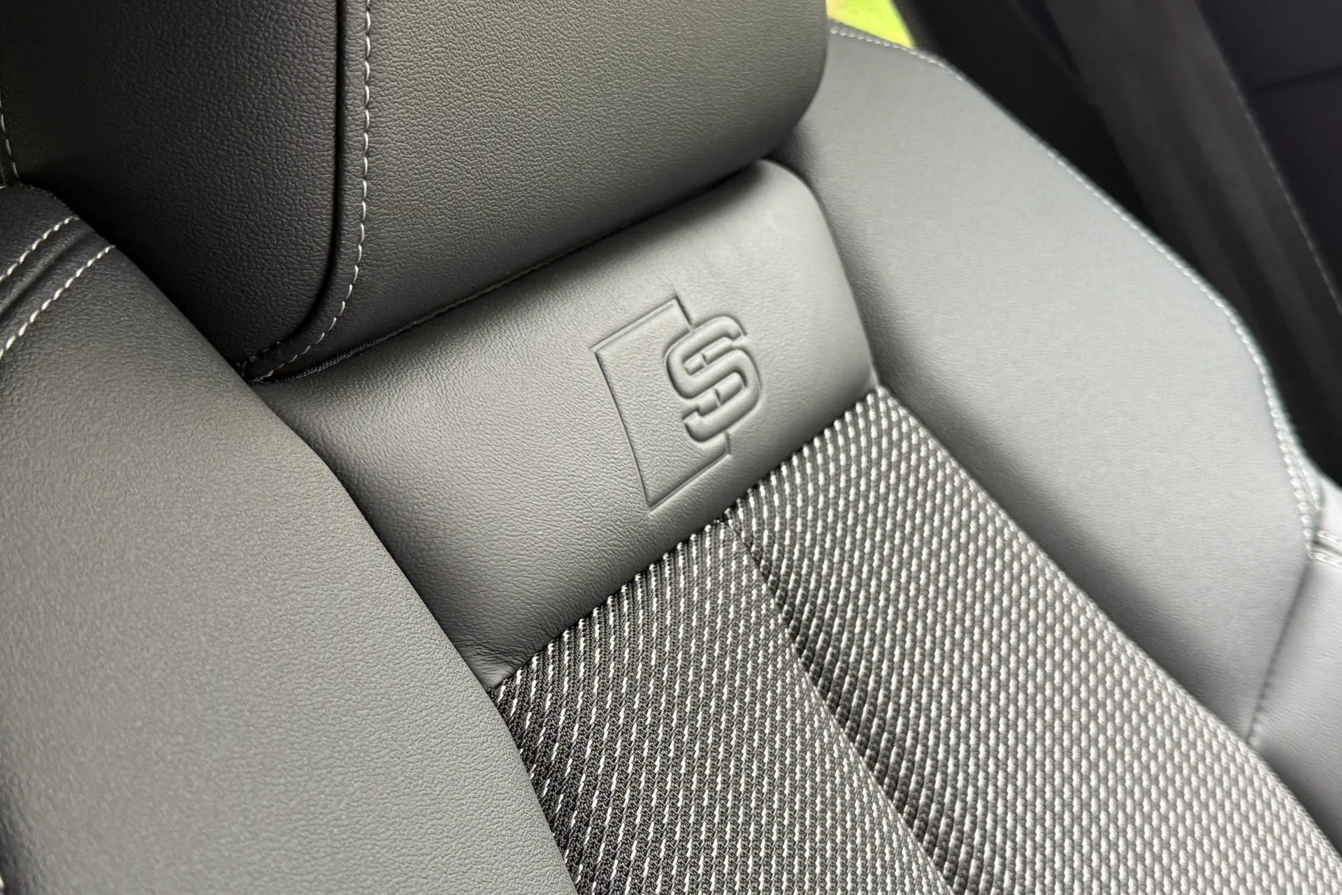 Audi Q4 thumbnail image number 38