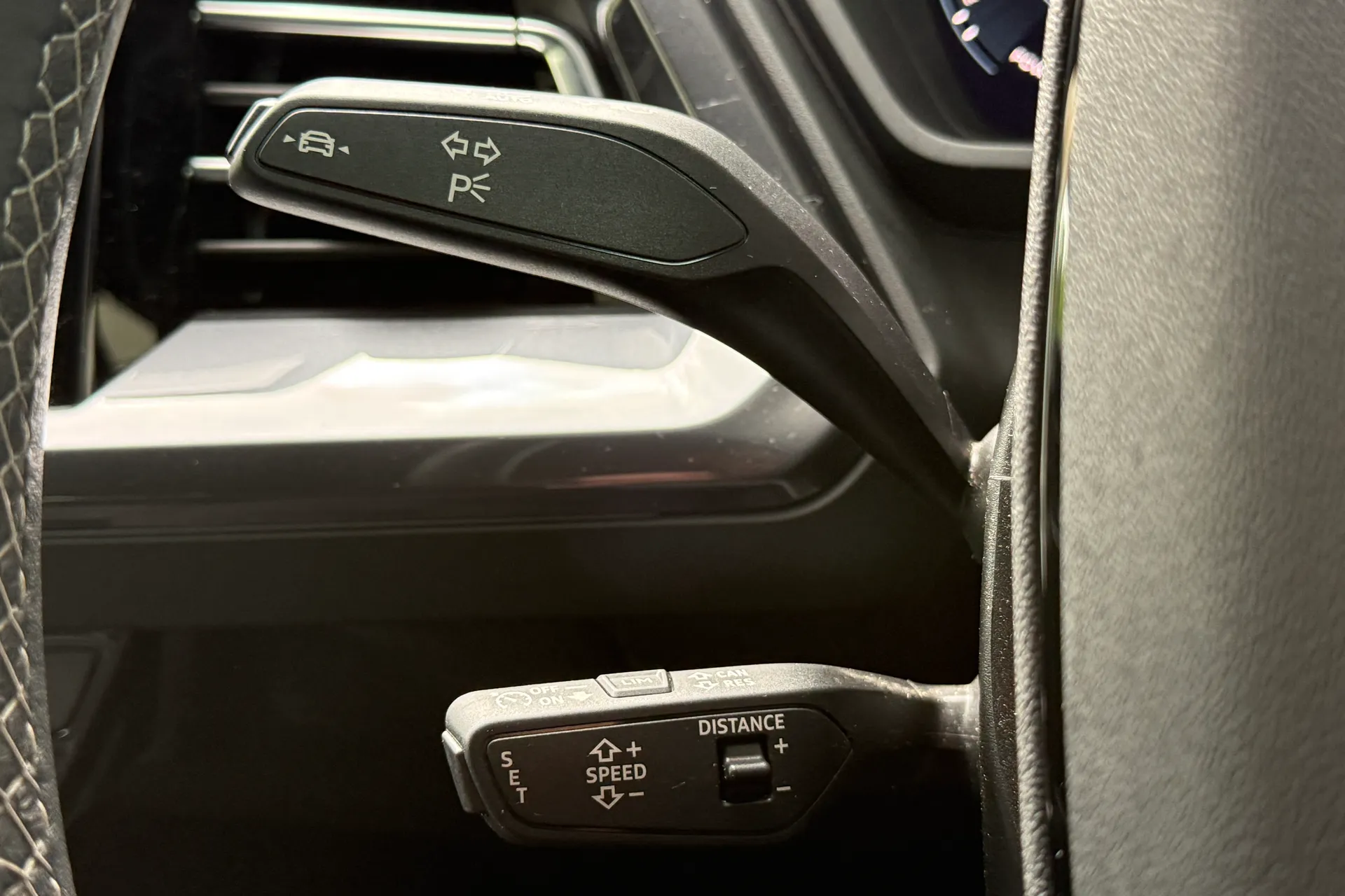 Audi Q4 thumbnail image number 19
