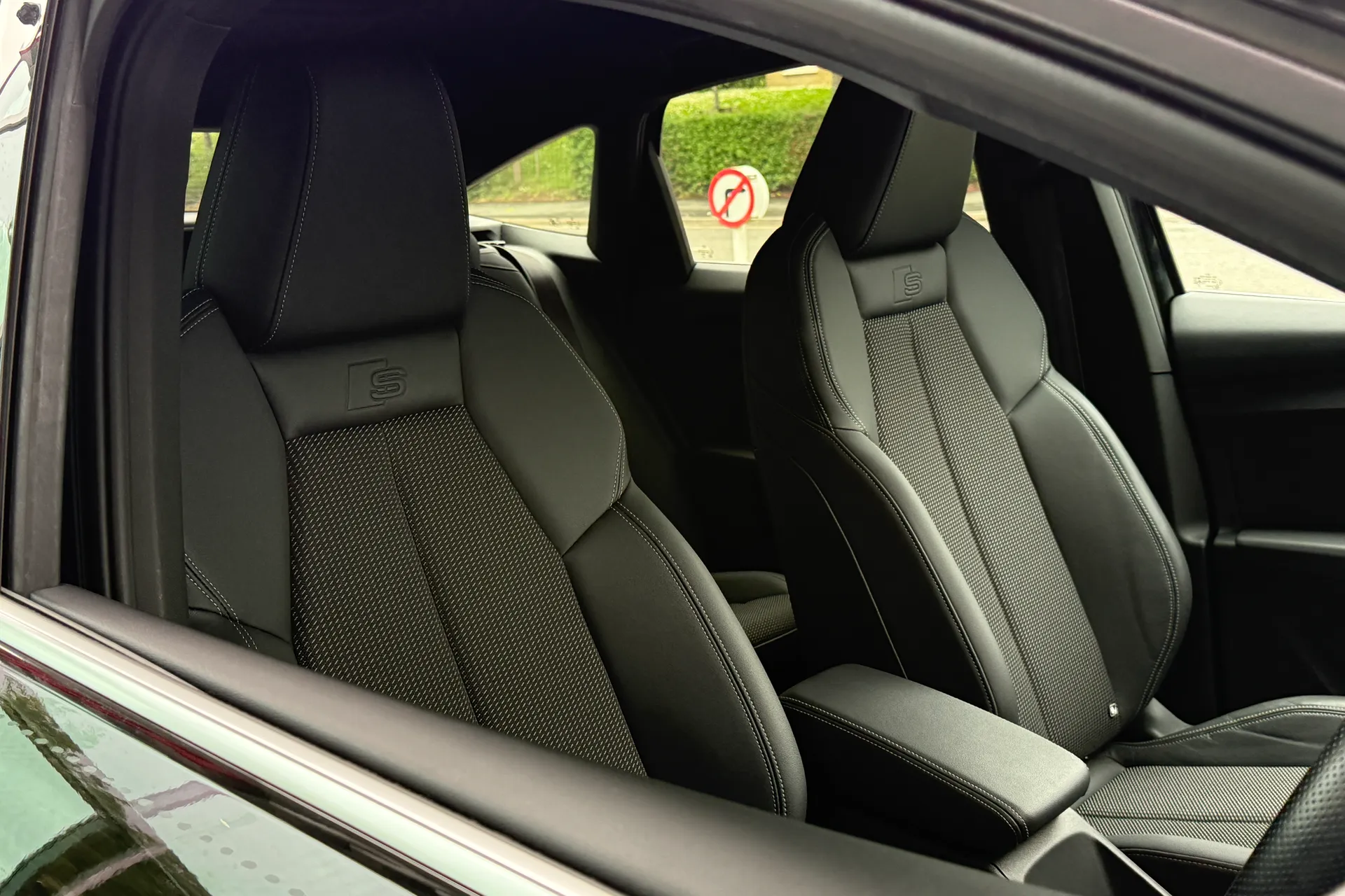 Audi Q4 thumbnail image number 76