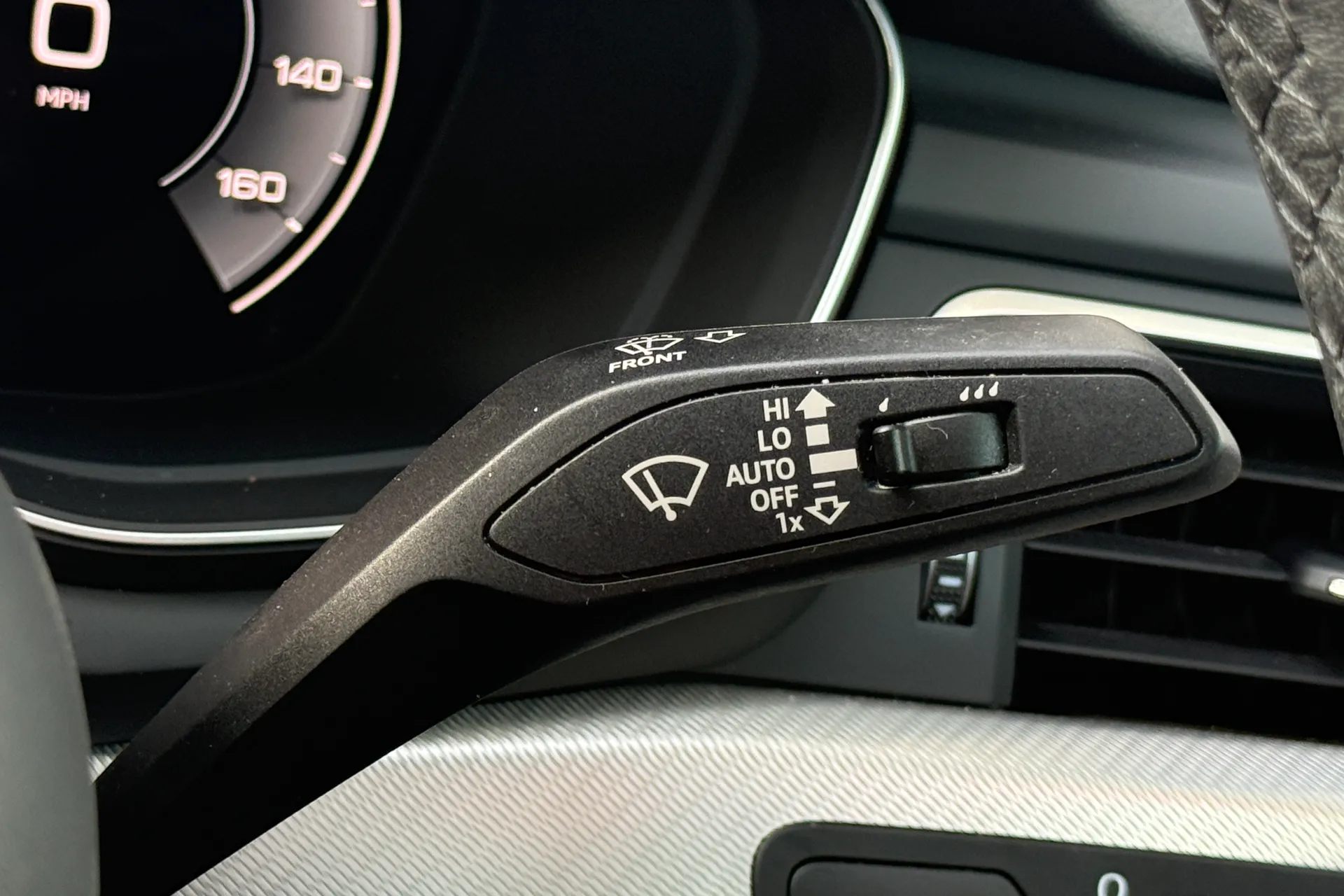 Audi A4 thumbnail image number 13