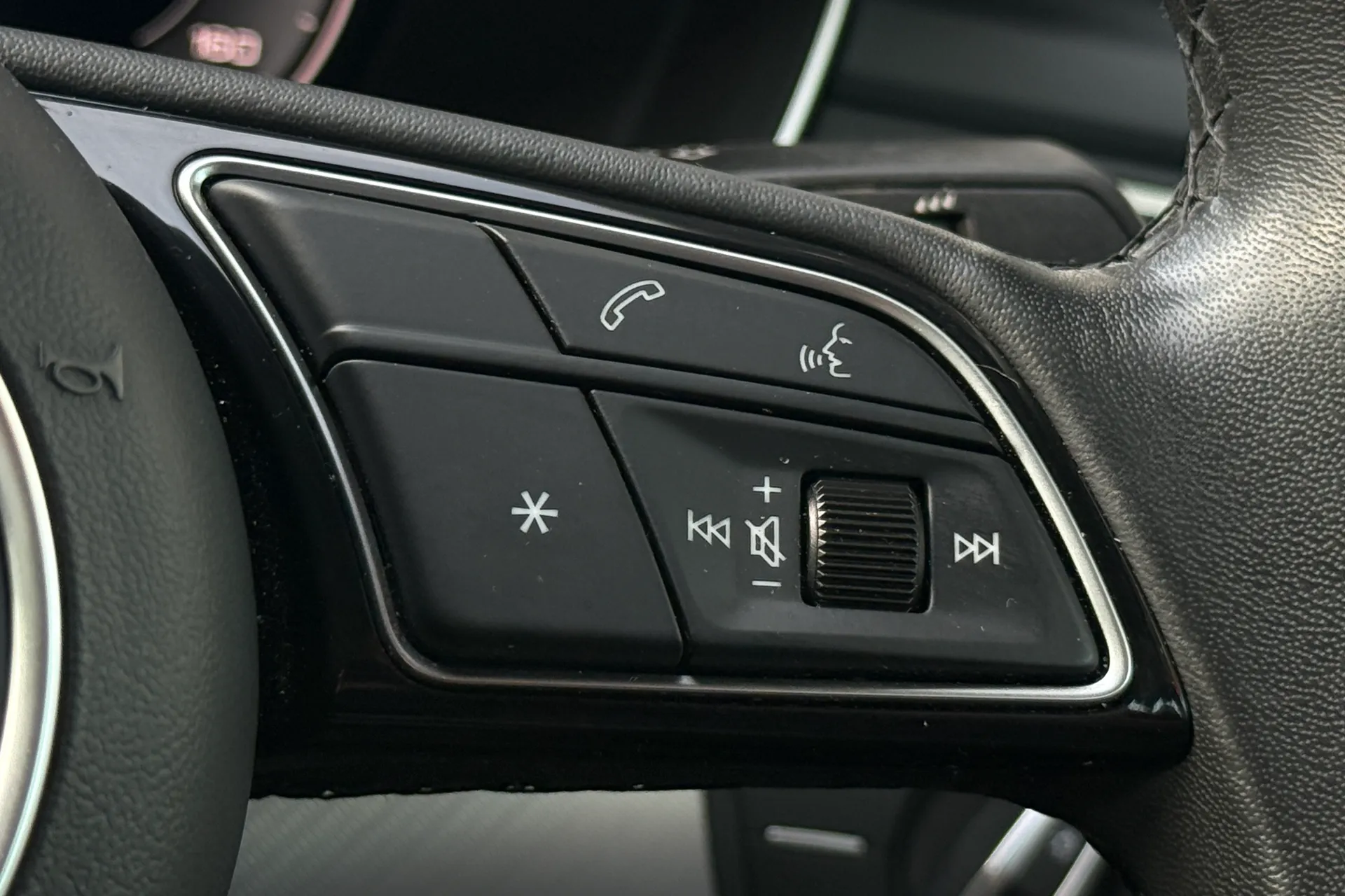 Audi A4 thumbnail image number 11