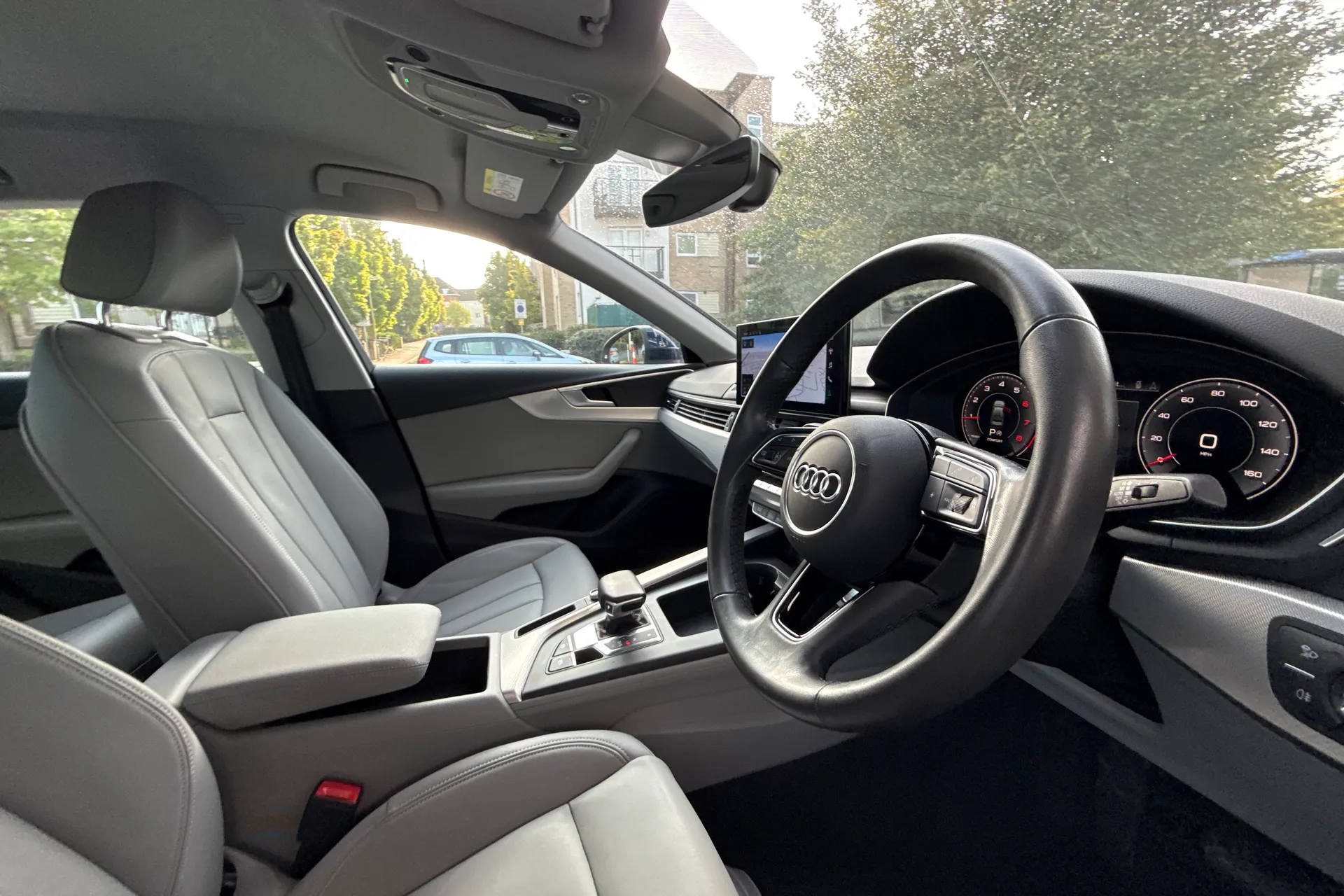 Audi A4 thumbnail image number 31