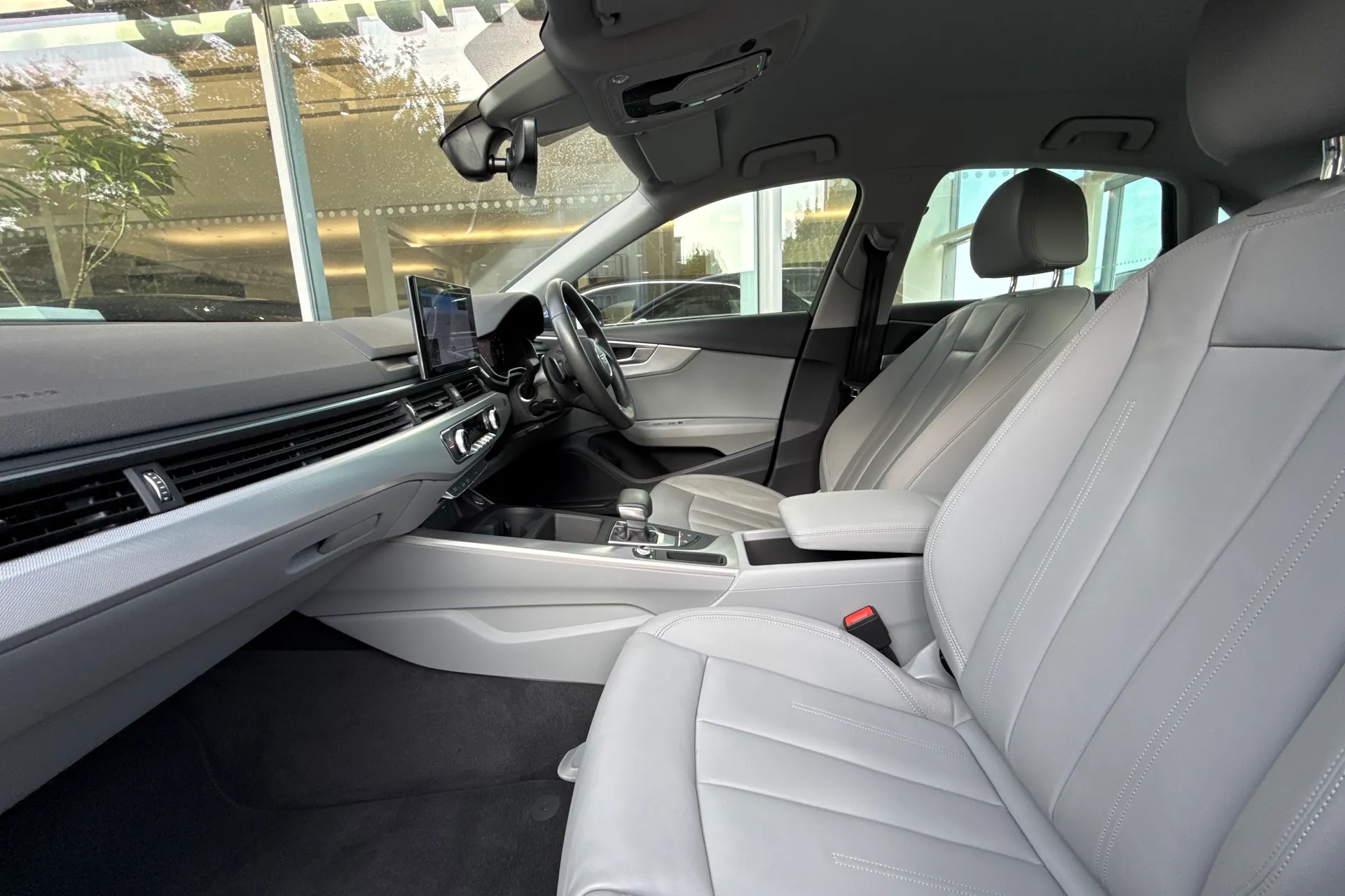 Audi A4 thumbnail image number 50