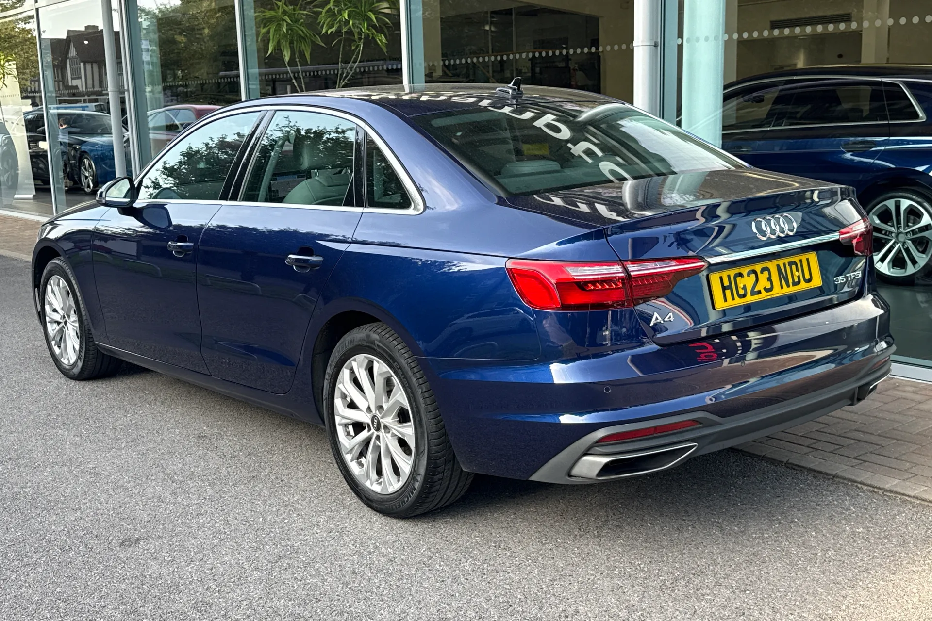 Audi A4 thumbnail image number 45