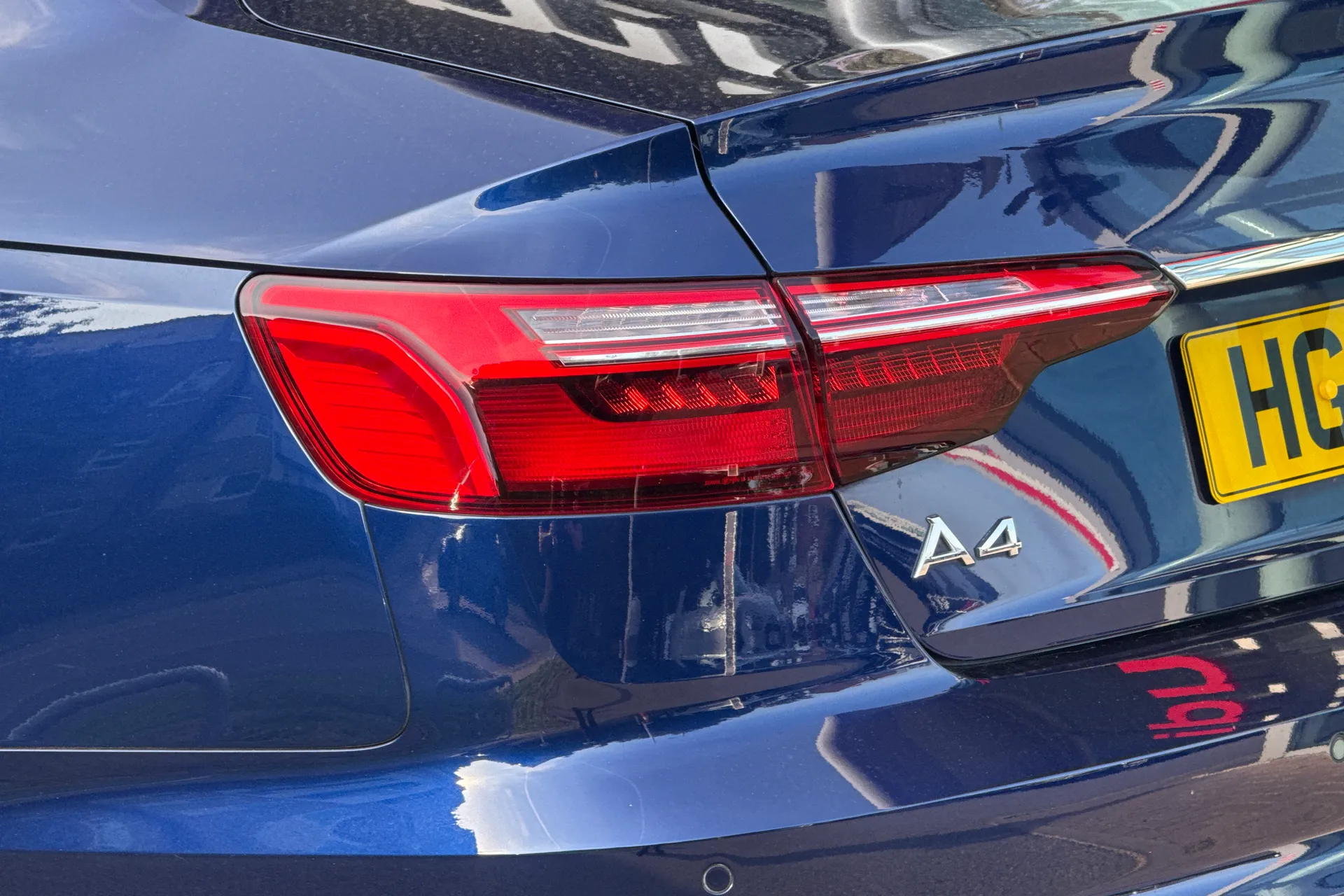 Audi A4 thumbnail image number 46
