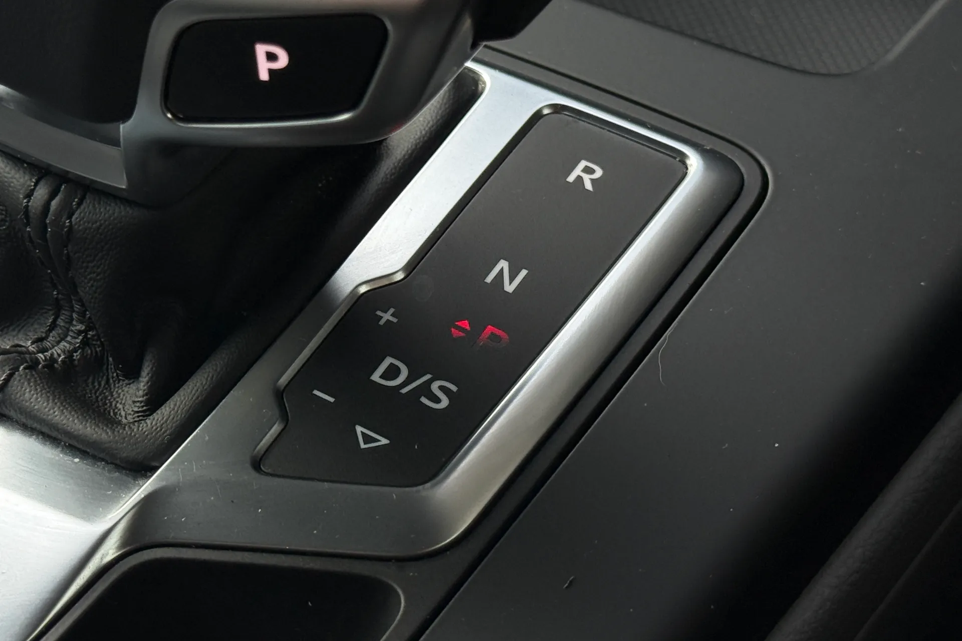 Audi A4 thumbnail image number 26