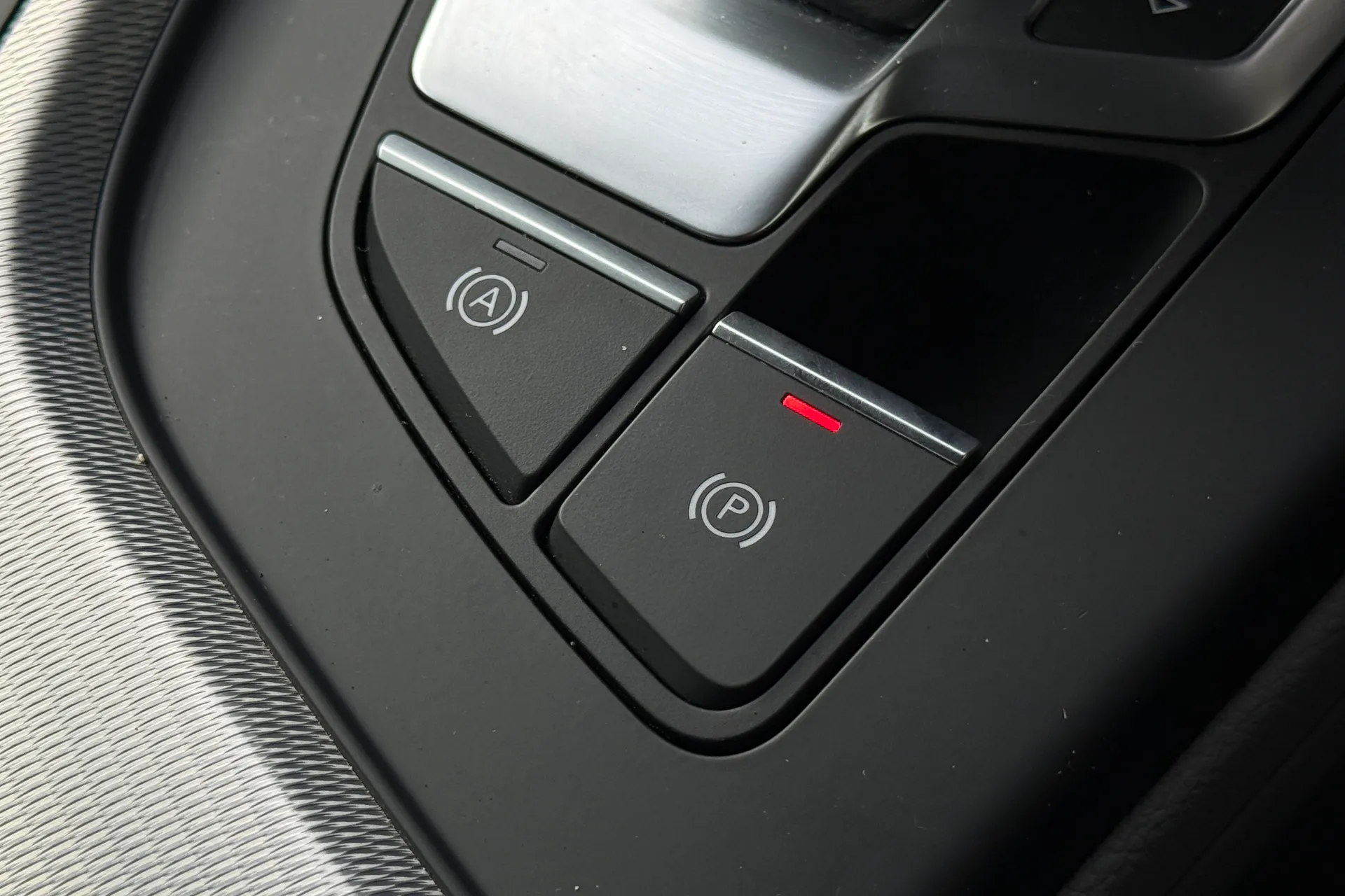 Audi A4 thumbnail image number 27