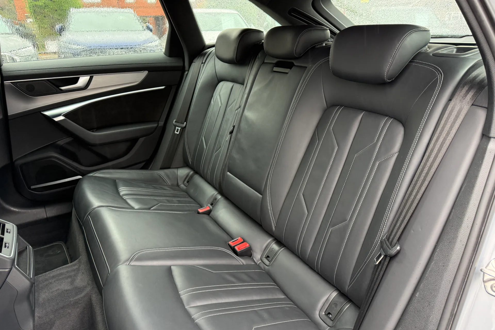 Audi A6 thumbnail image number 43