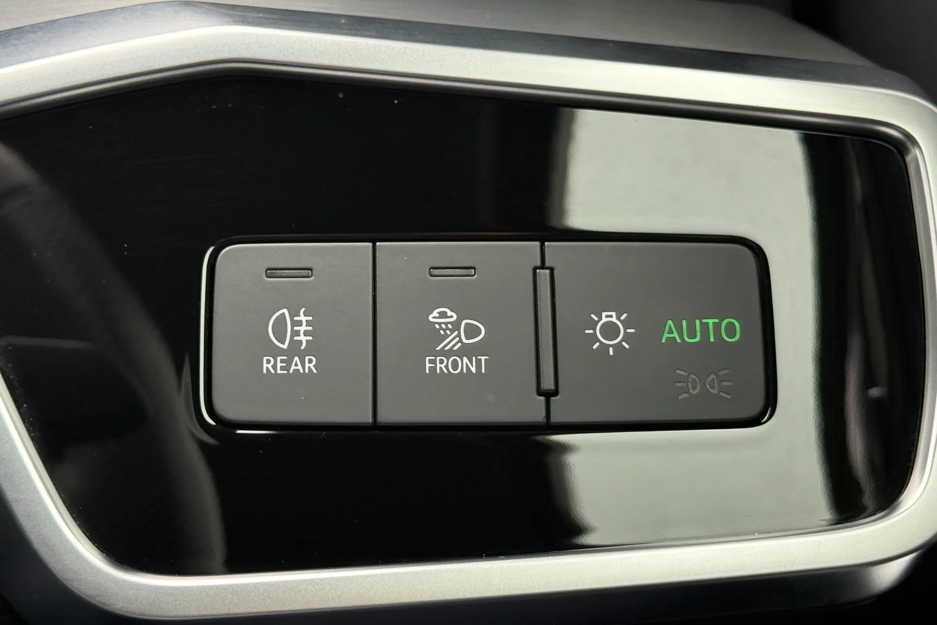 Audi A6 thumbnail image number 25