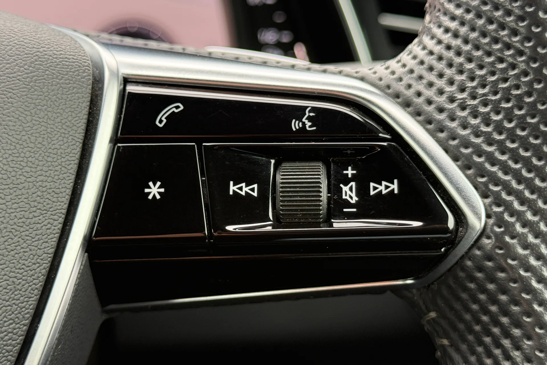 Audi A6 thumbnail image number 24