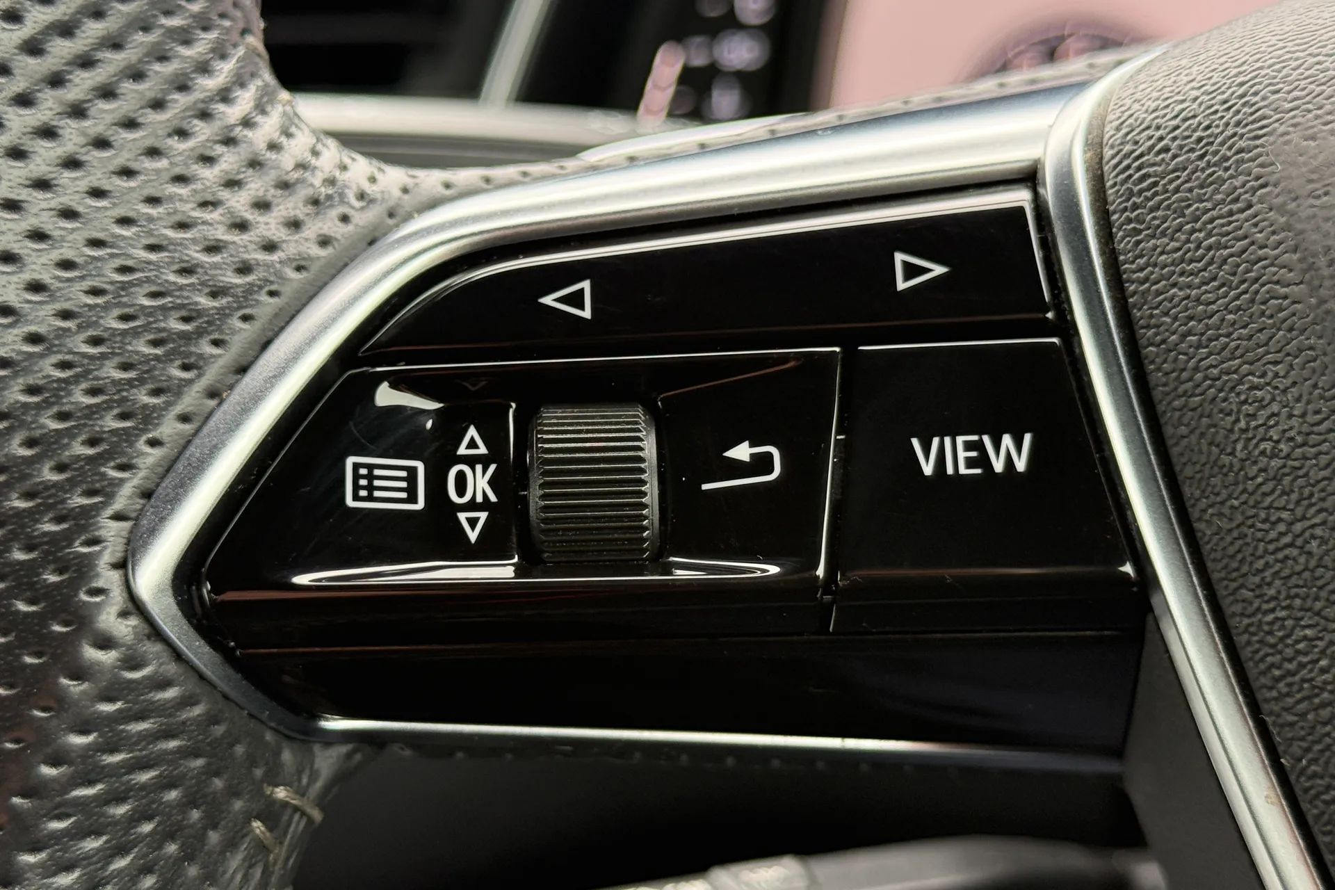 Audi A6 thumbnail image number 23