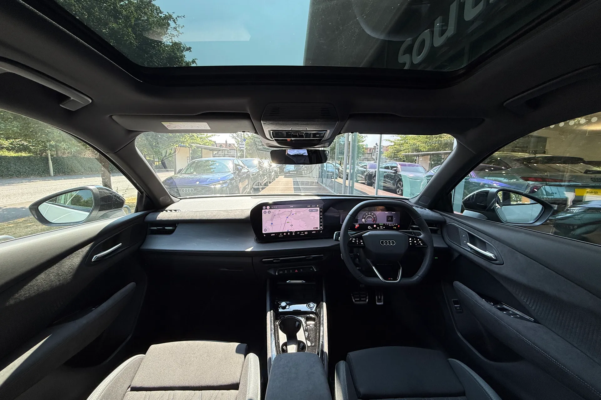 Audi Q3 thumbnail image number 30