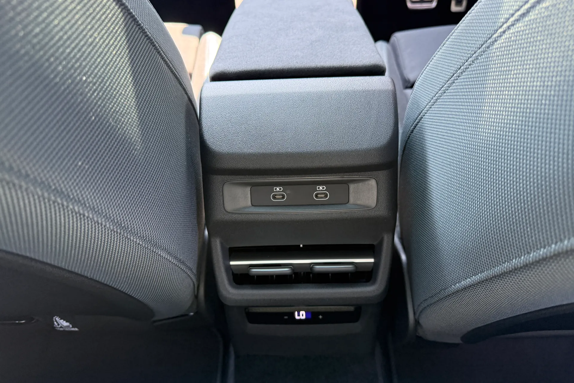 Audi Q3 thumbnail image number 29