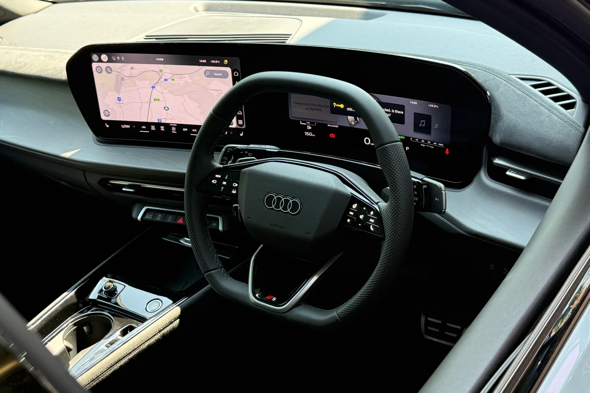 Audi Q3 thumbnail image number 24