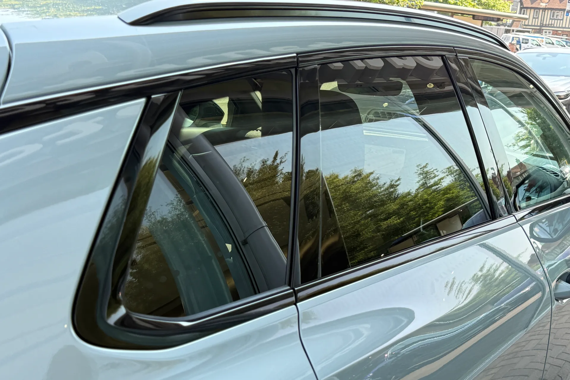 Audi Q3 thumbnail image number 25