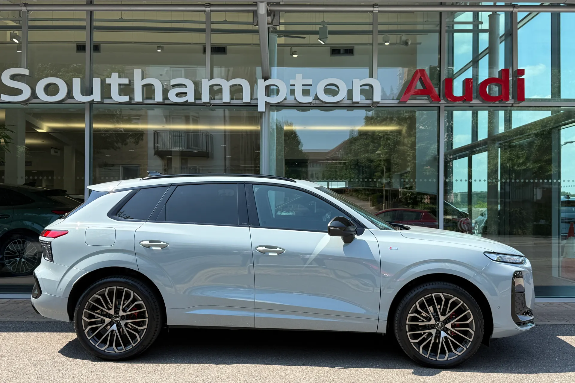 Audi Q3 thumbnail image number 51