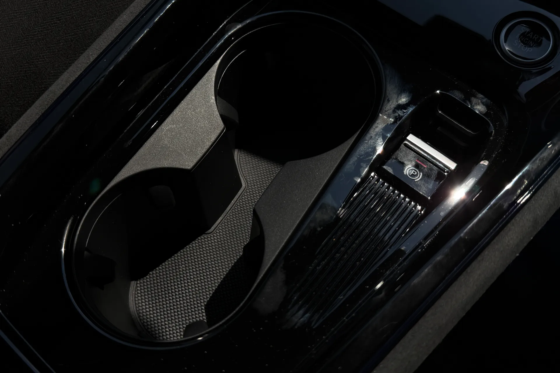 Audi Q3 thumbnail image number 20