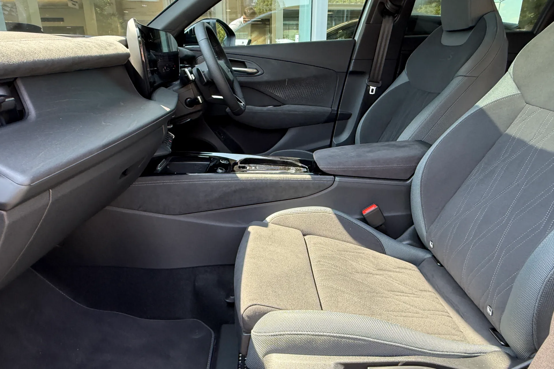 Audi Q3 thumbnail image number 45