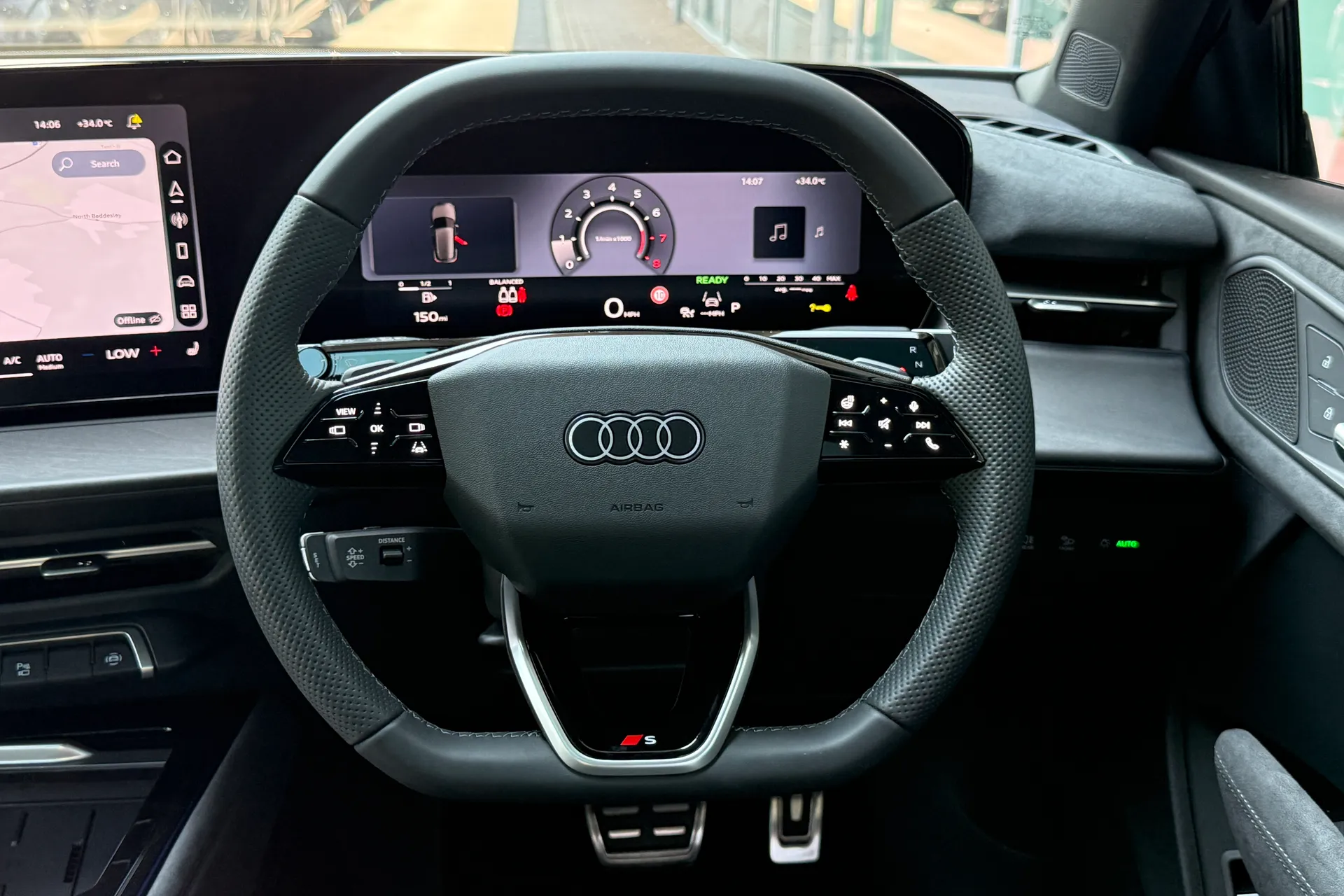 Audi Q3 thumbnail image number 32