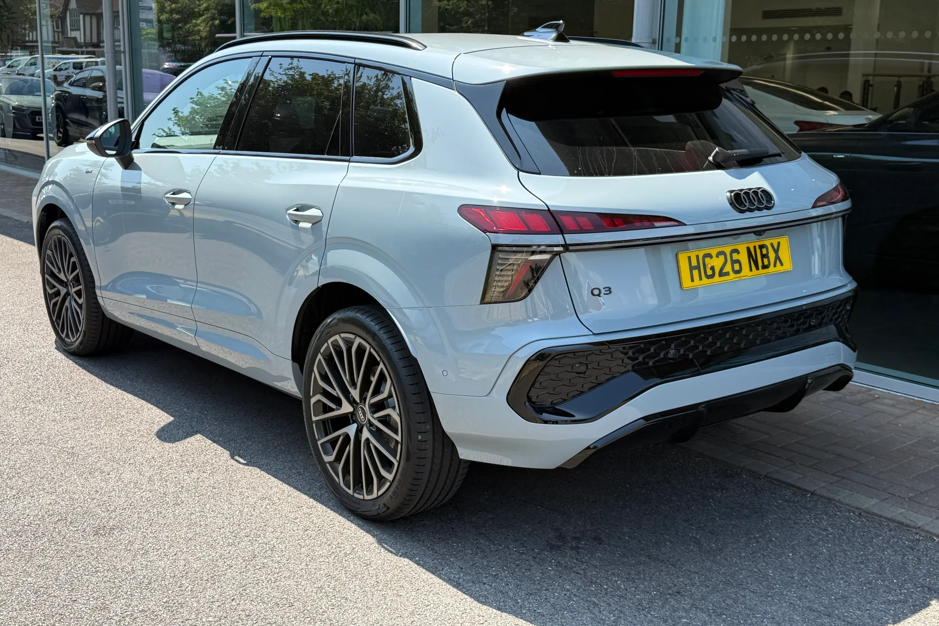 Audi Q3 thumbnail image number 38