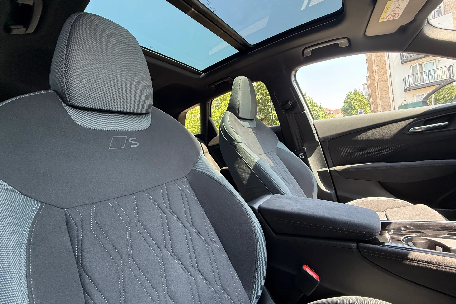 Audi Q3 thumbnail image number 23
