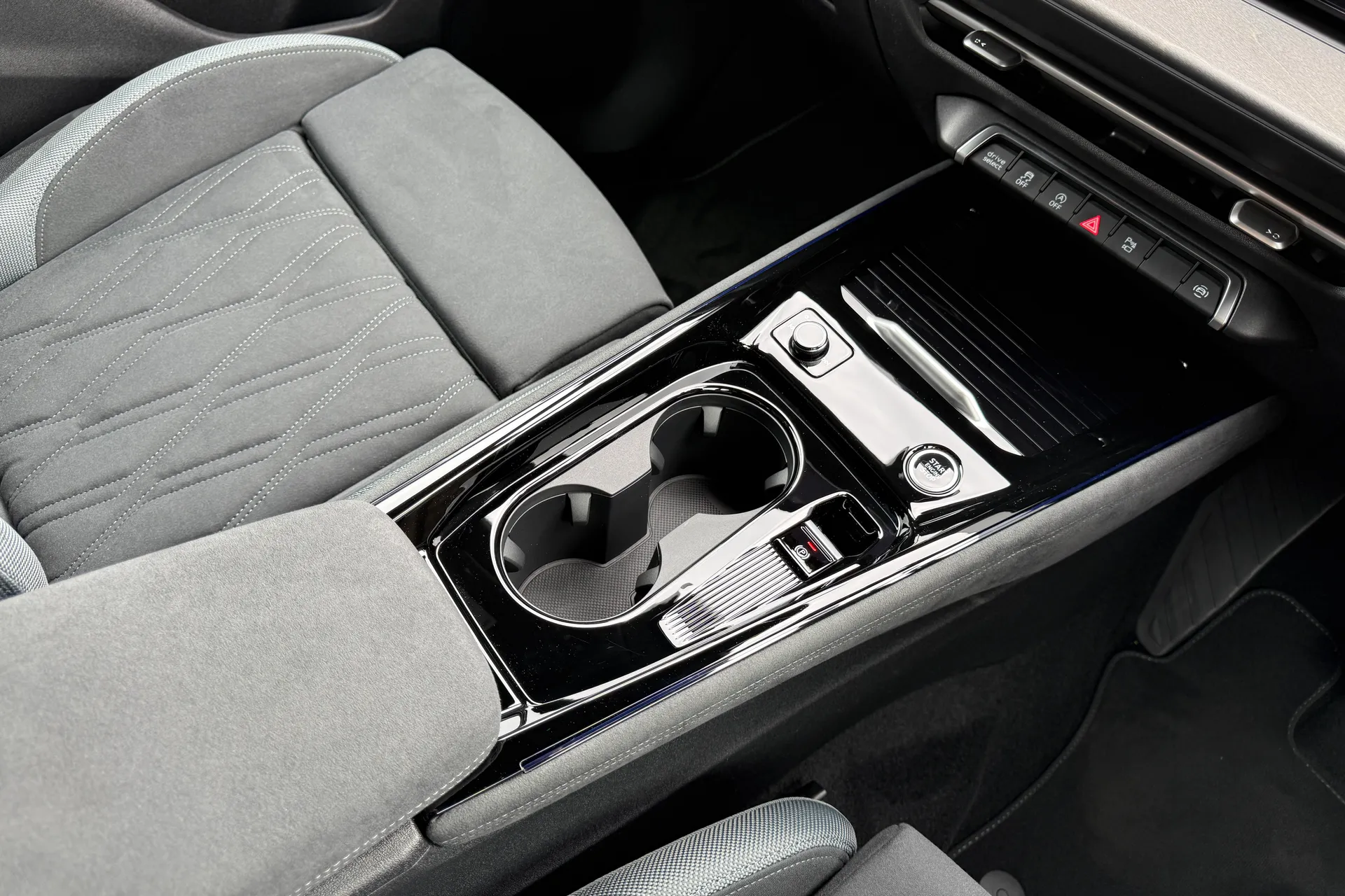 Audi Q3 thumbnail image number 48