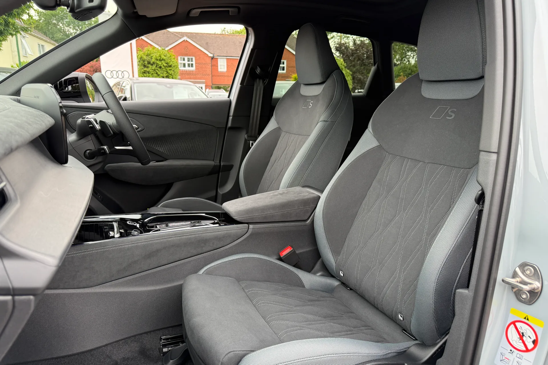 Audi Q3 thumbnail image number 34