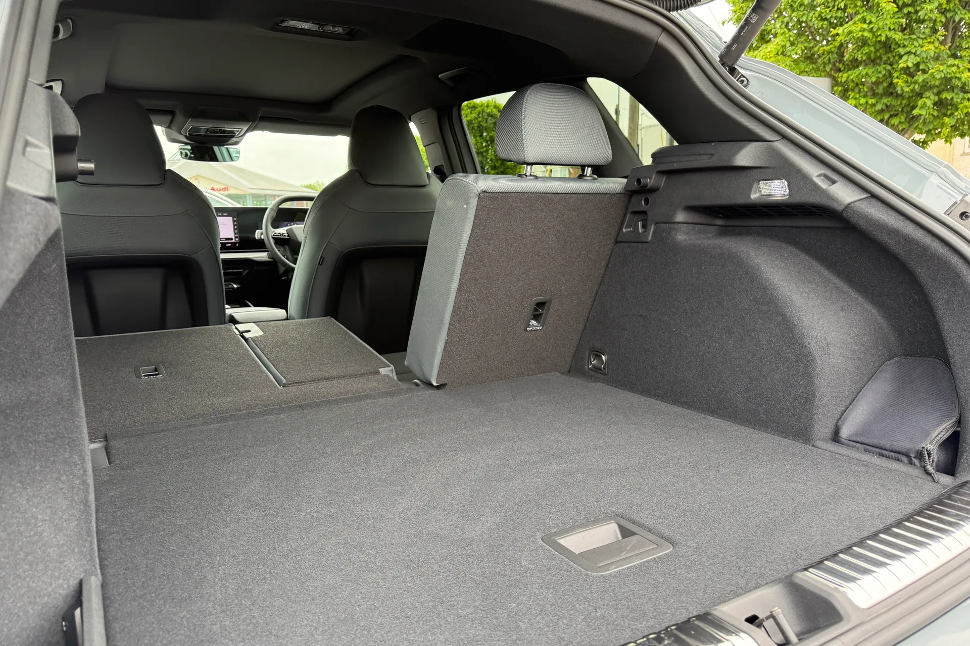 Audi Q3 thumbnail image number 43